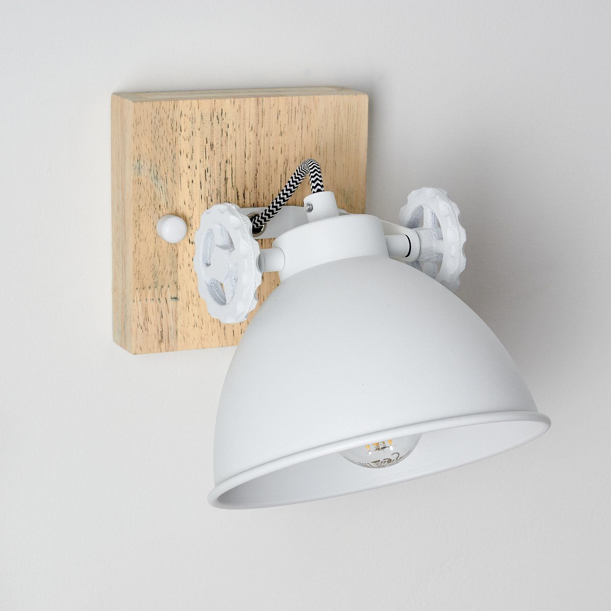 hofstein Wandleuchte »Mot« Wandlampe aus Metall und Holz in Weiß/Natur, ohne Leuchtmittel, mit verstellbarem Strahler, 1xE14, Retro/Vintage Design. Reduzierter Preis € 29,99. Unverbindliche Preisempfehlung € 39,90