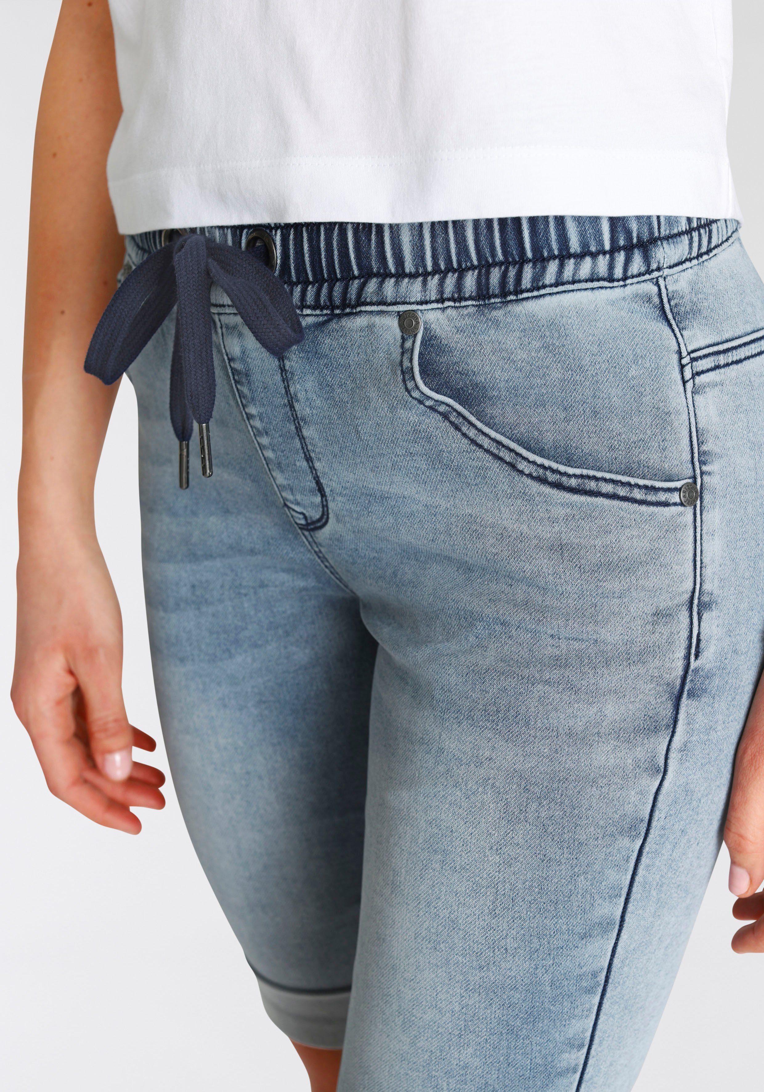 Arizona Jogg-Jeansbermudas hohe Leibhöhe, krempelbare Beinabschlüsse, Used-Look