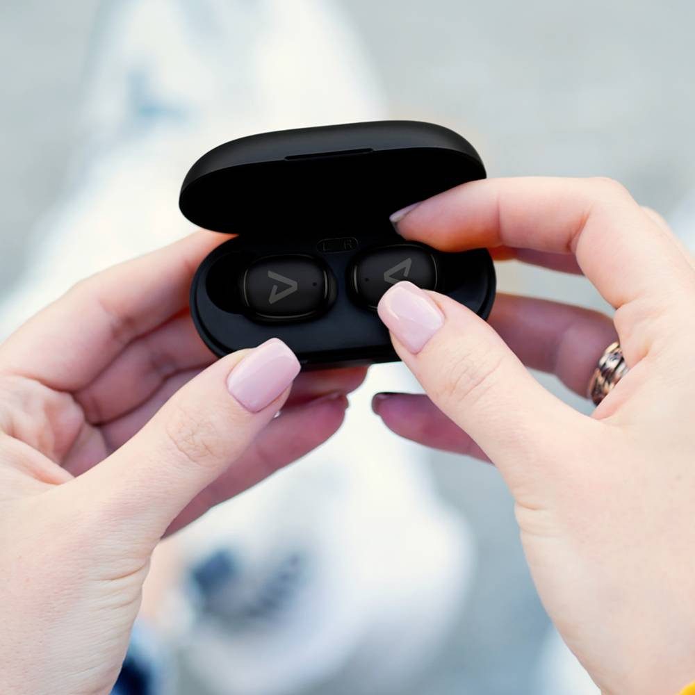 LAMAX Play True Wireless In-Ear-Kopfhörer LXIHMDOTS3PBA Kopfhörer (Batterieladeanzeige, Ladecase, Lautstärkeregelung, Schweißresistent)