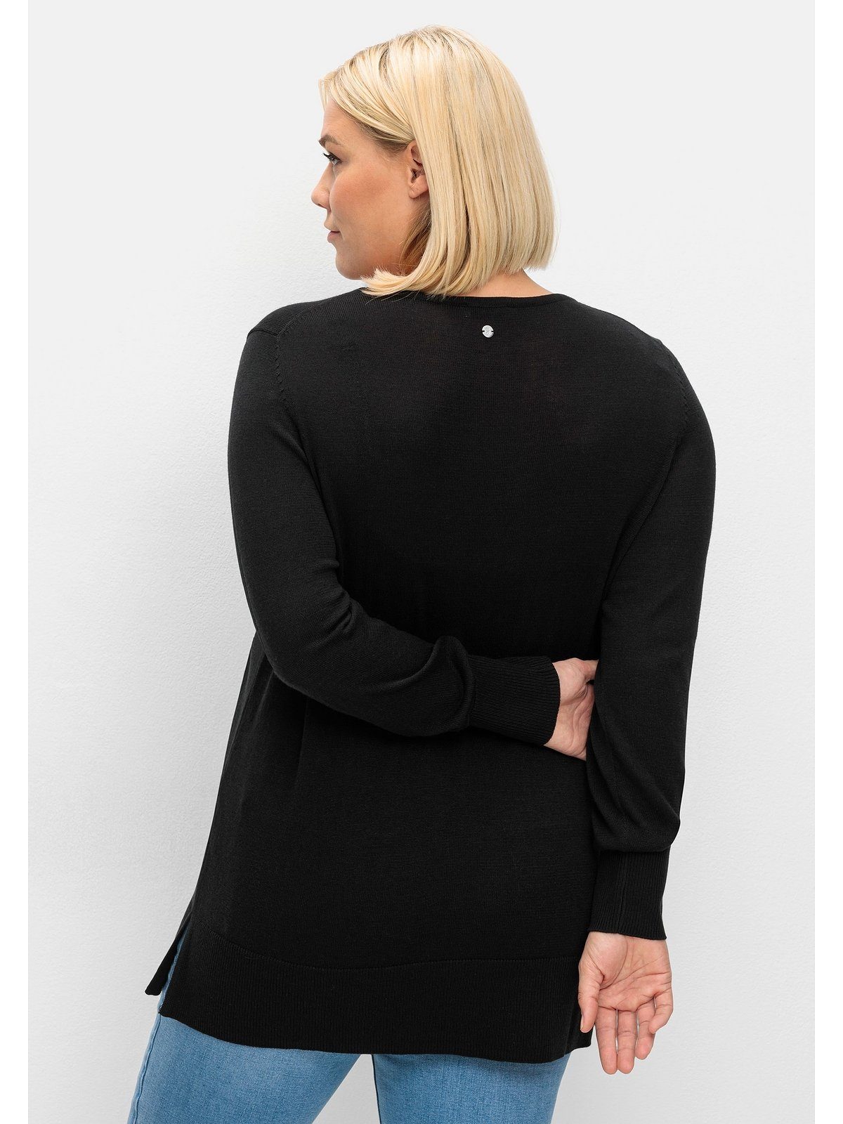 schwarz Feinstrick aus leichtem Sheego Größen Große V-Ausschnitt-Pullover