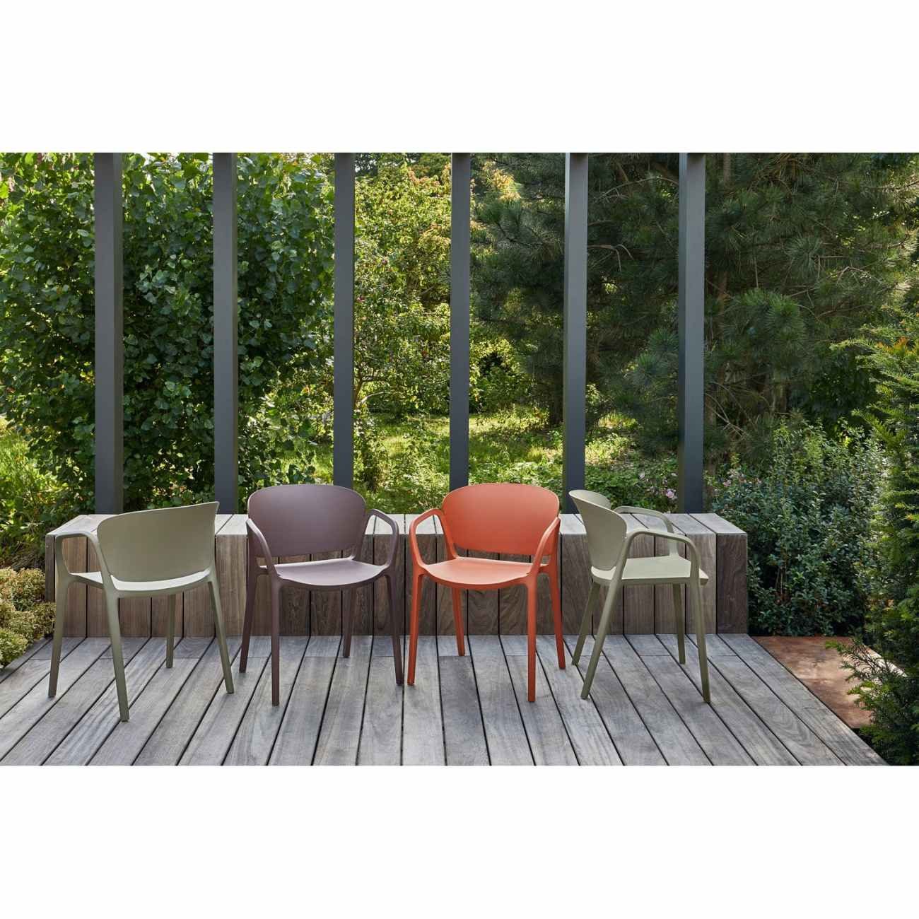 WOOOD Gartenstuhl Stapelstuhl Bent aus Kunststoff, Lila / Braun, Geeignet für den Innen- und Außenbereich