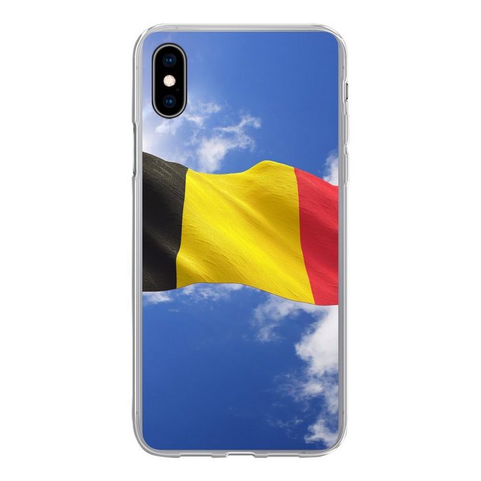 MuchoWow Handyhülle Die Flagge Belgiens weht am Himmel Handyhülle Apple iPhone Xs Max Smartphone-Bumper Print Handy
