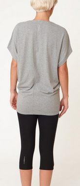 Yogistar Yoga & Relax Shirt Yoga T-Shirt Freedom (1-tlg) Hüftbedeckendes Top mit V-Ausschnitt und tollem Schnitt.