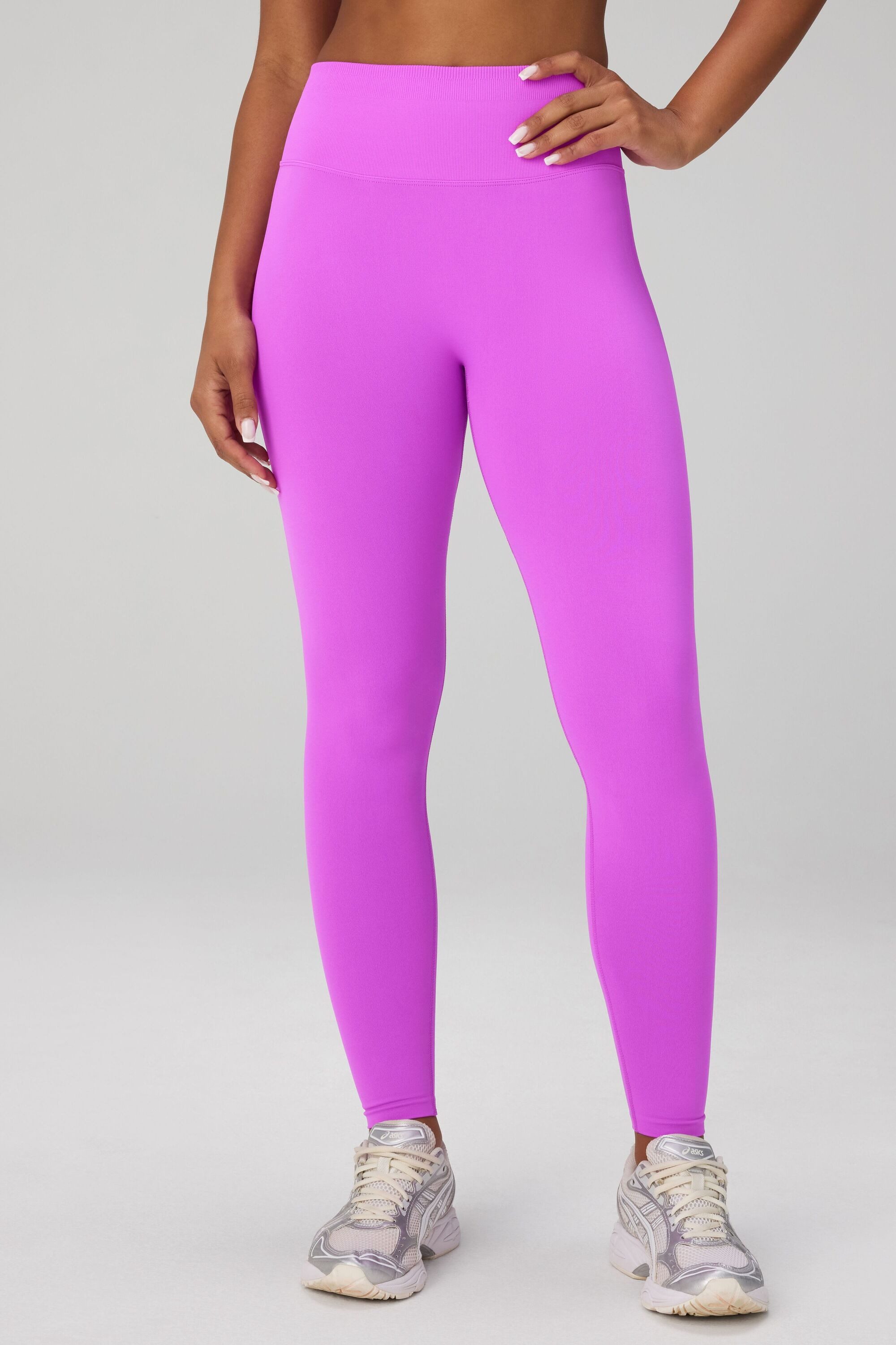 Fabletics Leggings SEAMLESS SCRUNCH LEGGING aus elastischem Material