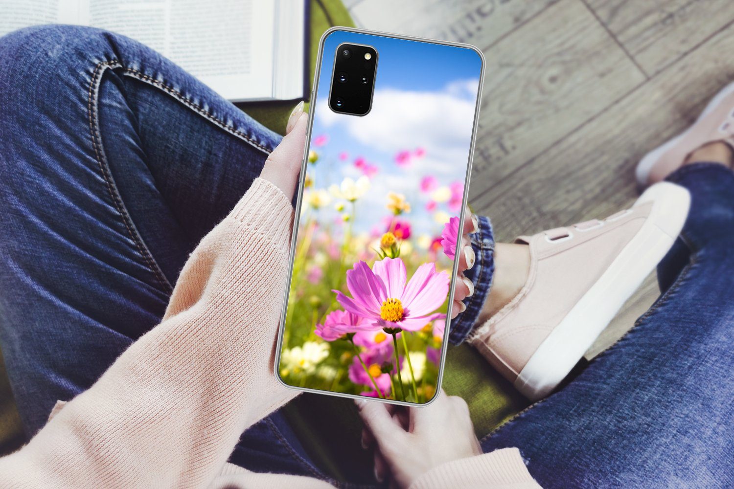 MuchoWow Handyhülle für Samsung Galaxy S20 Plus Blumen - Wiese - Lila - Gras - Weiß - Wolk, Phone Case, Silikon, Schutzhülle Dünn