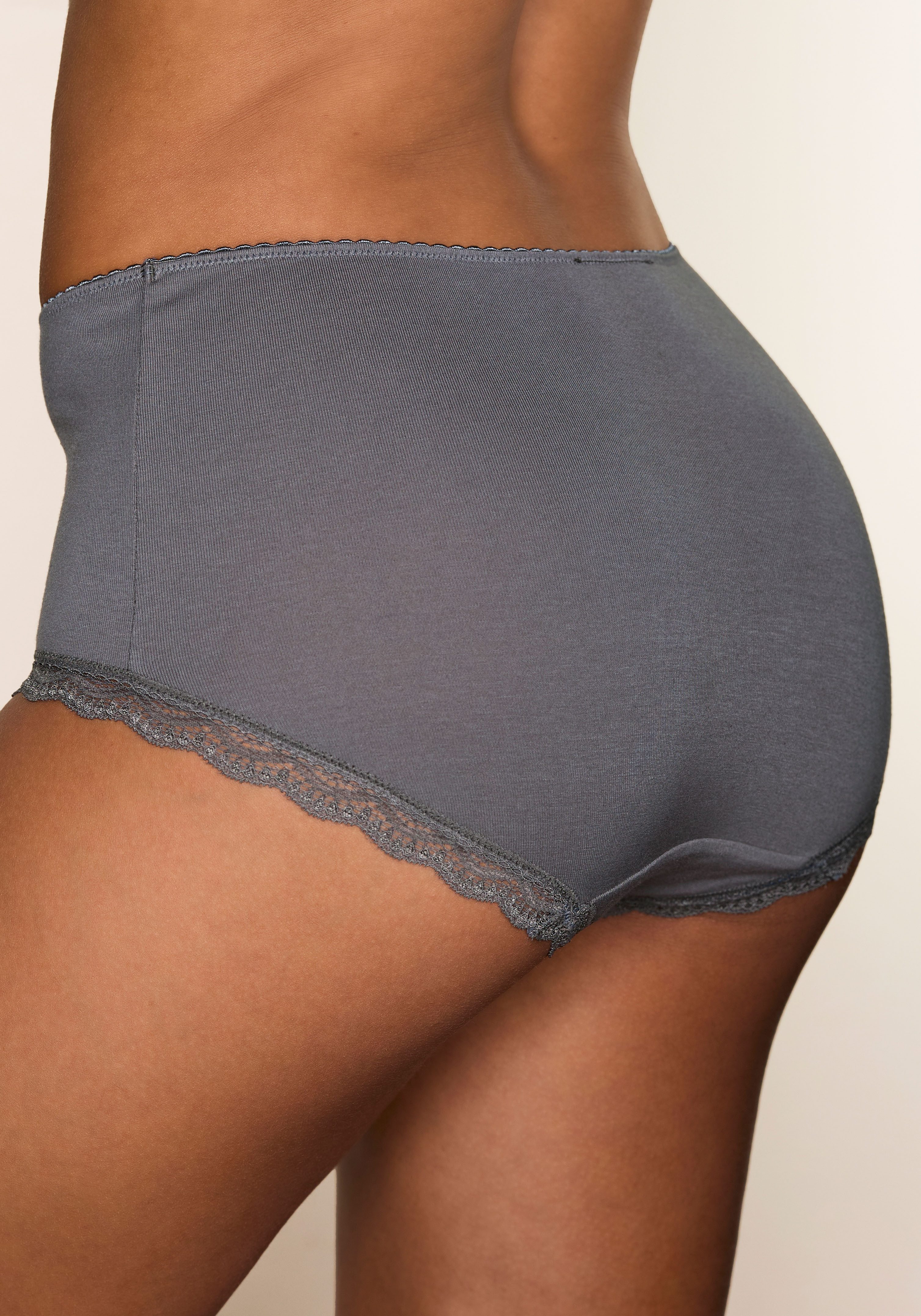 LASCANA Taillenslip (5er-Pack) aus elastischer Baumwolle mit zarter Spitze, mit Aufbewahrungsbox