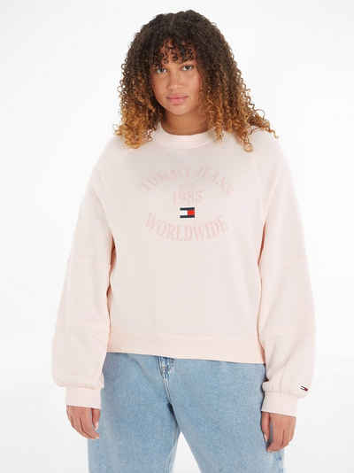 Tommy Jeans Curve Sweatshirt TJW CRV RLX WORLDWIDE RGLN CREW PLUS SIZE CURVE,mit modischem Tommy Jeans Logo-Schriftzug & Flag