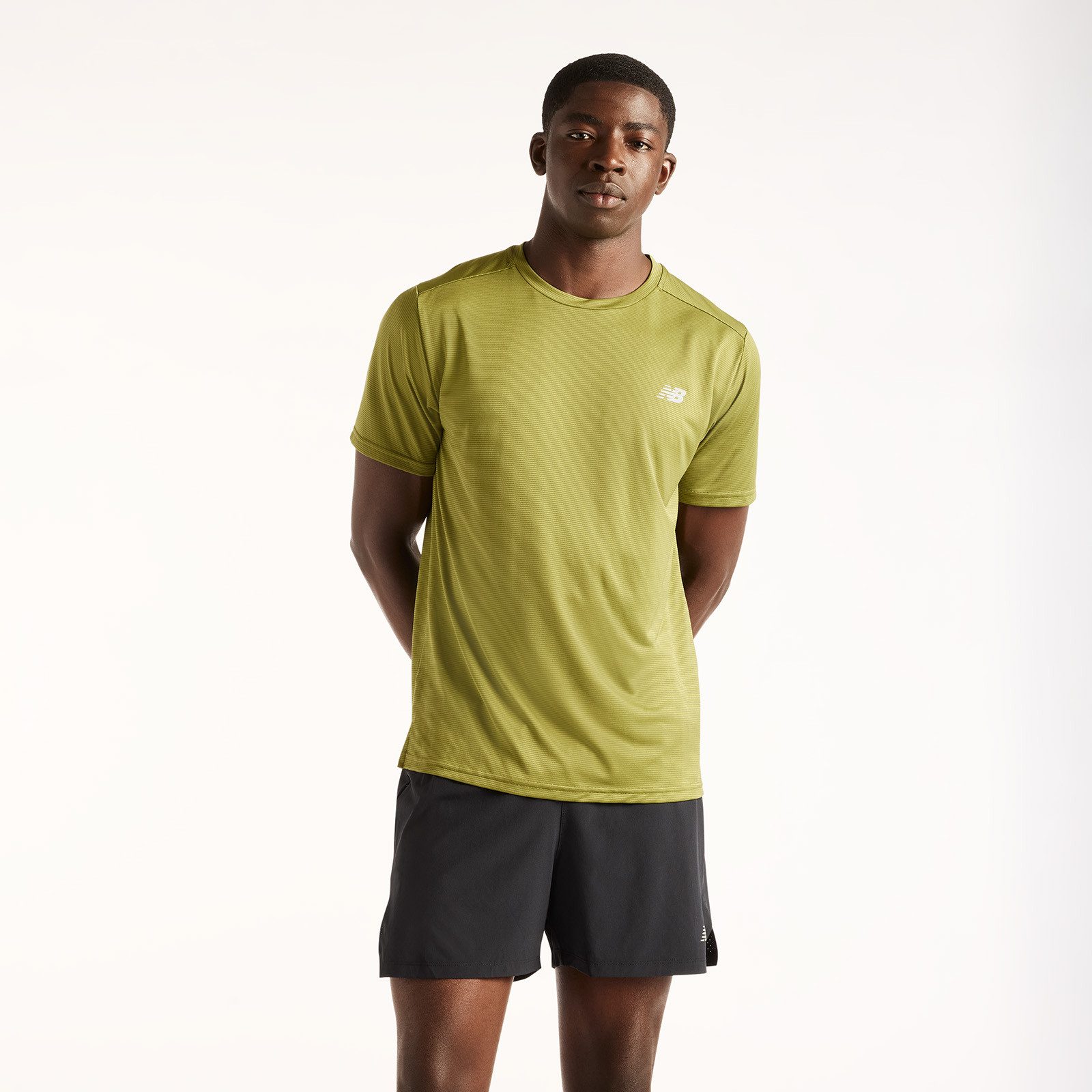 New Balance Laufshirt Sport Essentials T-Shirt Mens TOP-36319 Kurzarm-Design, mit Rundhalsausschnitt, atmungsaktiv, aus Polyester