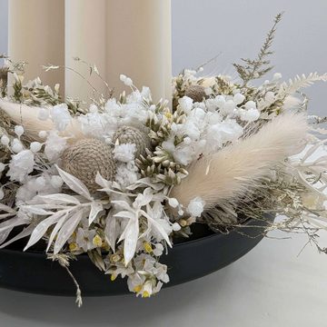 Trockenblume Silberne Festlichkeit: Trockenblumen-Adventskranz in Weiß und Silber, LYKKE & You