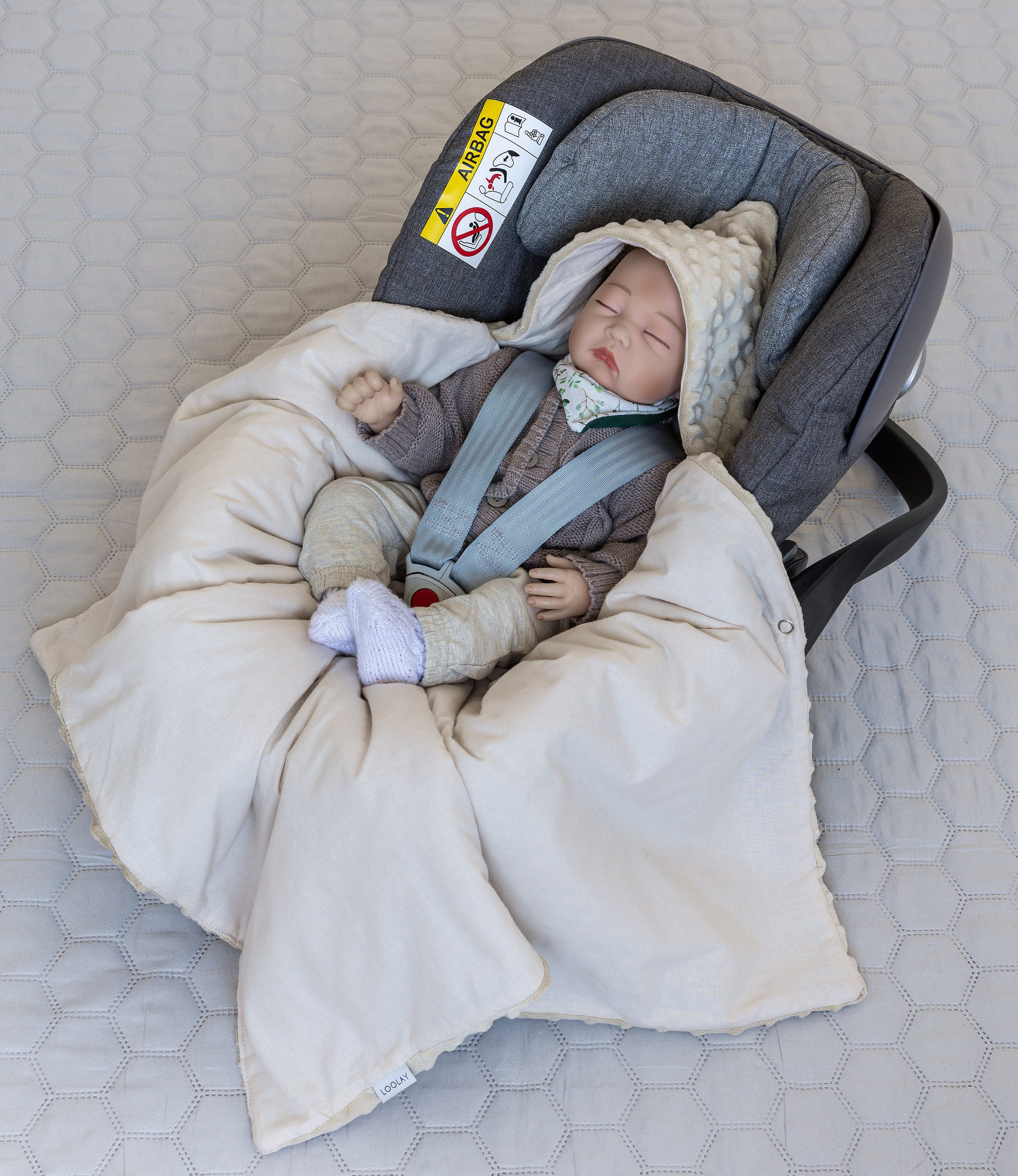 Loolay Babytrage BEIGE Hase Einschlagdecke für Kinder Autositz und Babyschale Babytrage (MINKY/ Baumwolle Kuscheldecke Kinderwagendecke Babydecke, Neugeborene Babyausstattung PREMIUM Babyshower Geschenk), LOOLAY® - 100% Europäische Stoffe und Kleinserien-Nähen!