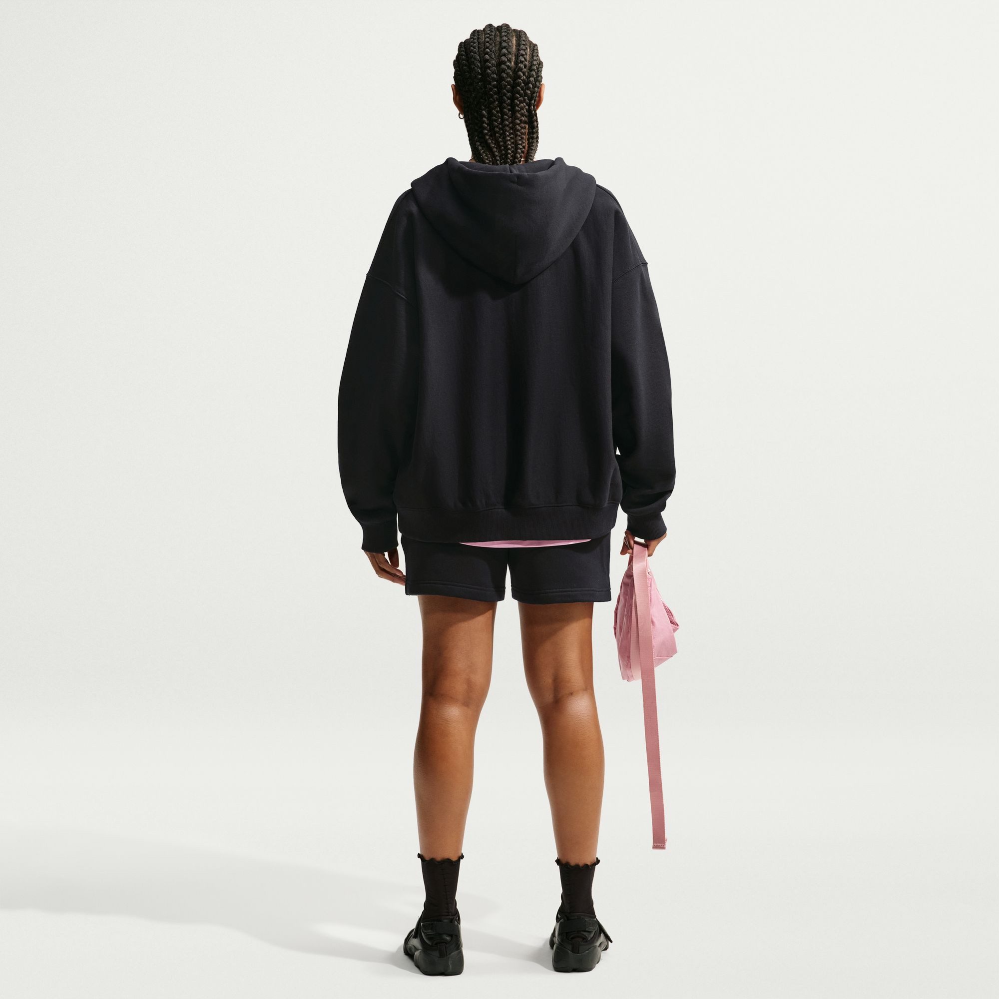 Nike Sportswear Shorts W NK STDO FLC MW MR STD 4 SHRT mit Eingrifftaschen, ca. Mitte Oberschenkel lang, gerade Beinform – Bild 2 von 5
