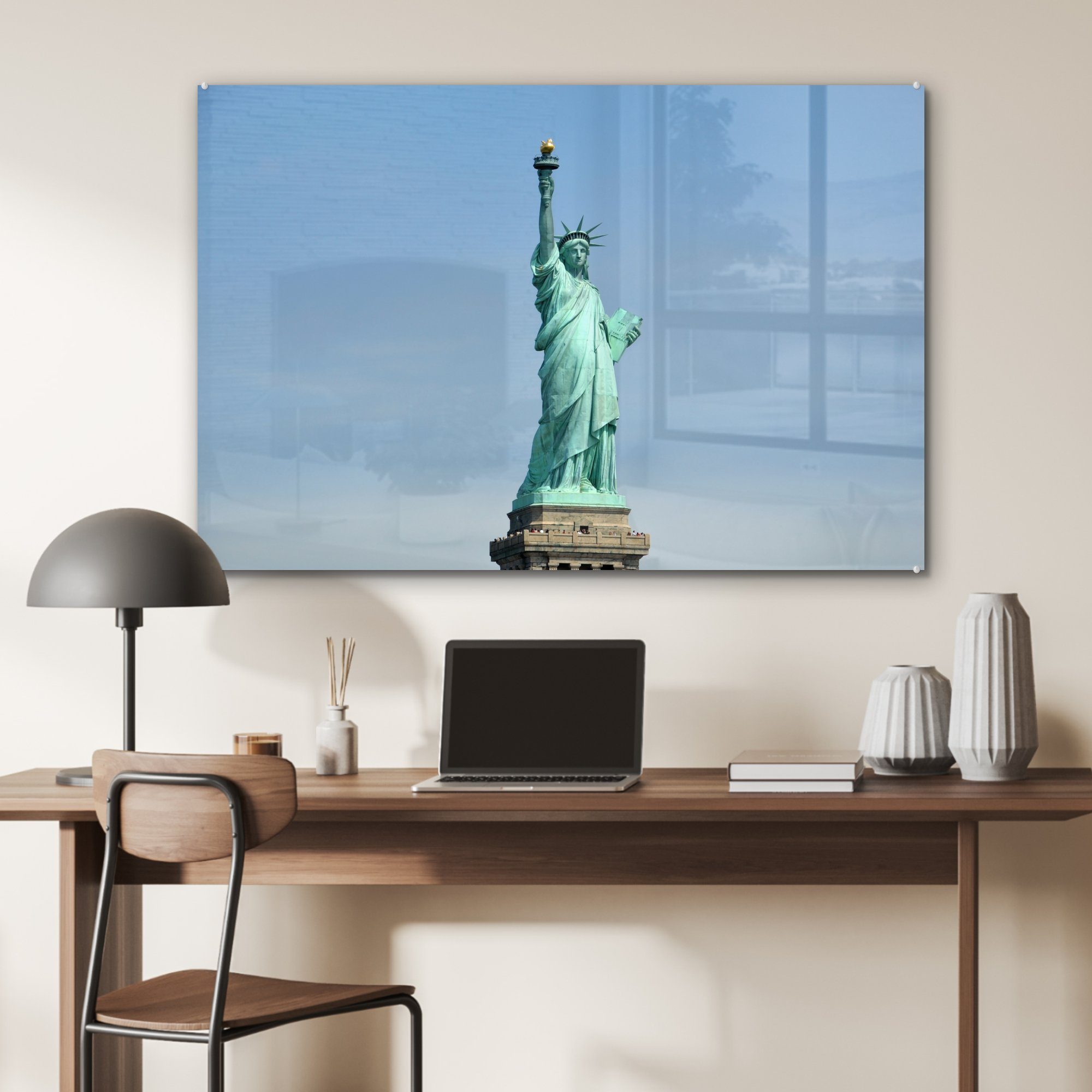 MuchoWow Acrylglasbild an einem (1 St), & York, in sonnigen Tag Wohnzimmer Schlafzimmer Freiheitsstatue Acrylglasbilder New