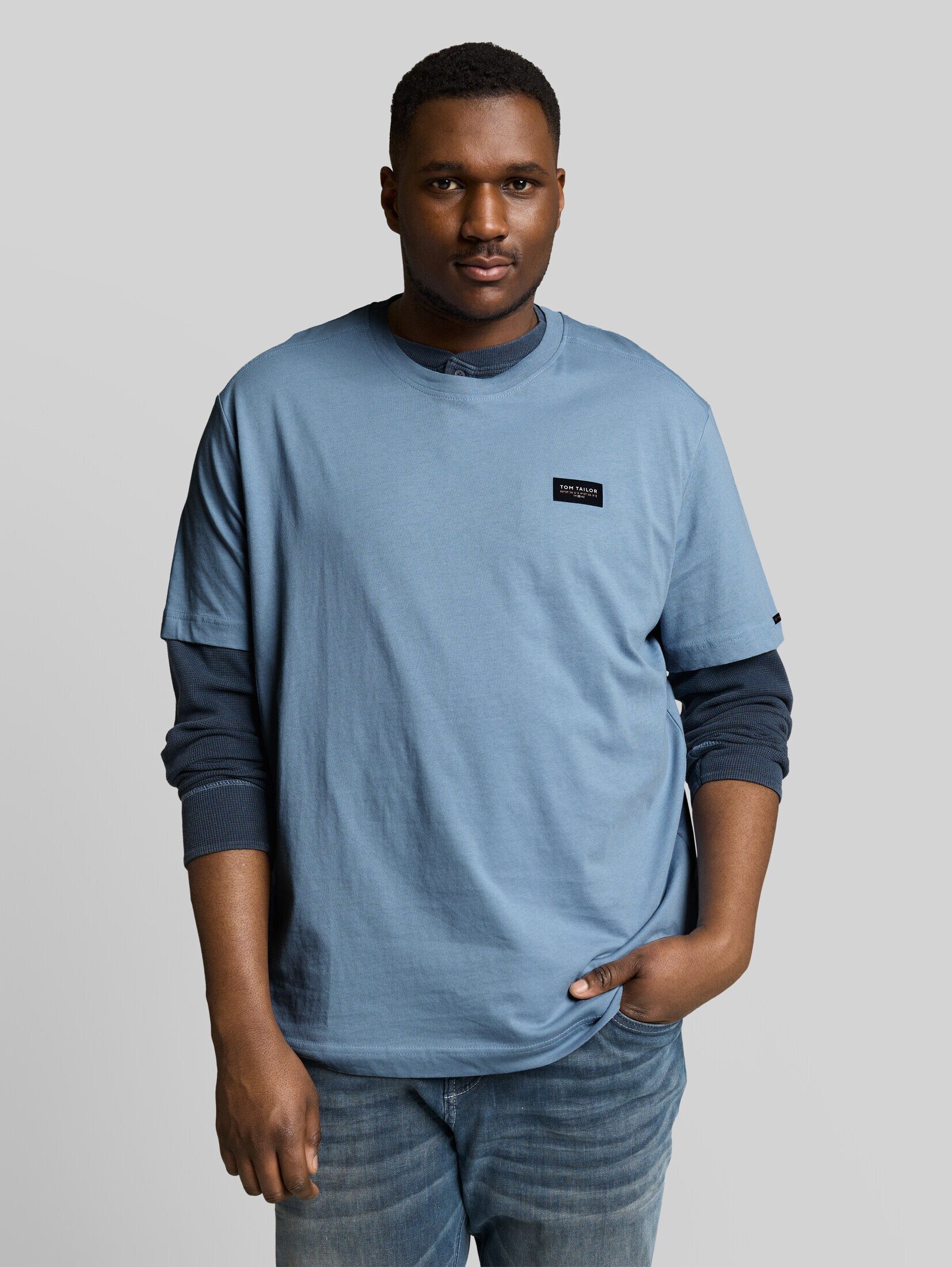 TOM TAILOR PLUS T-Shirt T-Shirt Plus Size - T-Shirt aus Baumwolle mit Logo-Badge