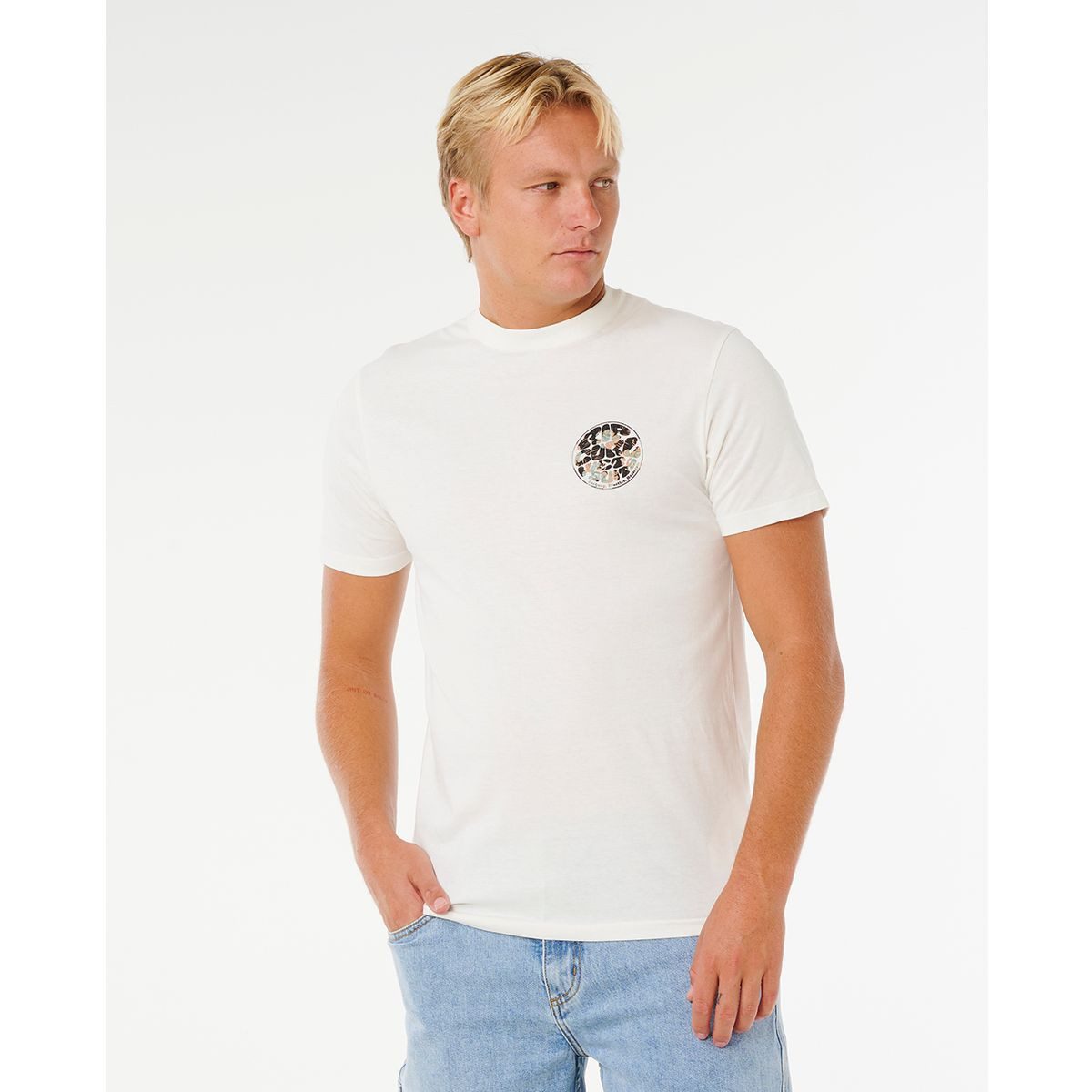 Rip Curl Kurzarmshirt Wettie Passage Icon Tee Stilvolles T-Shirt aus Bio-Baumwolle mit auffälligem Front- und