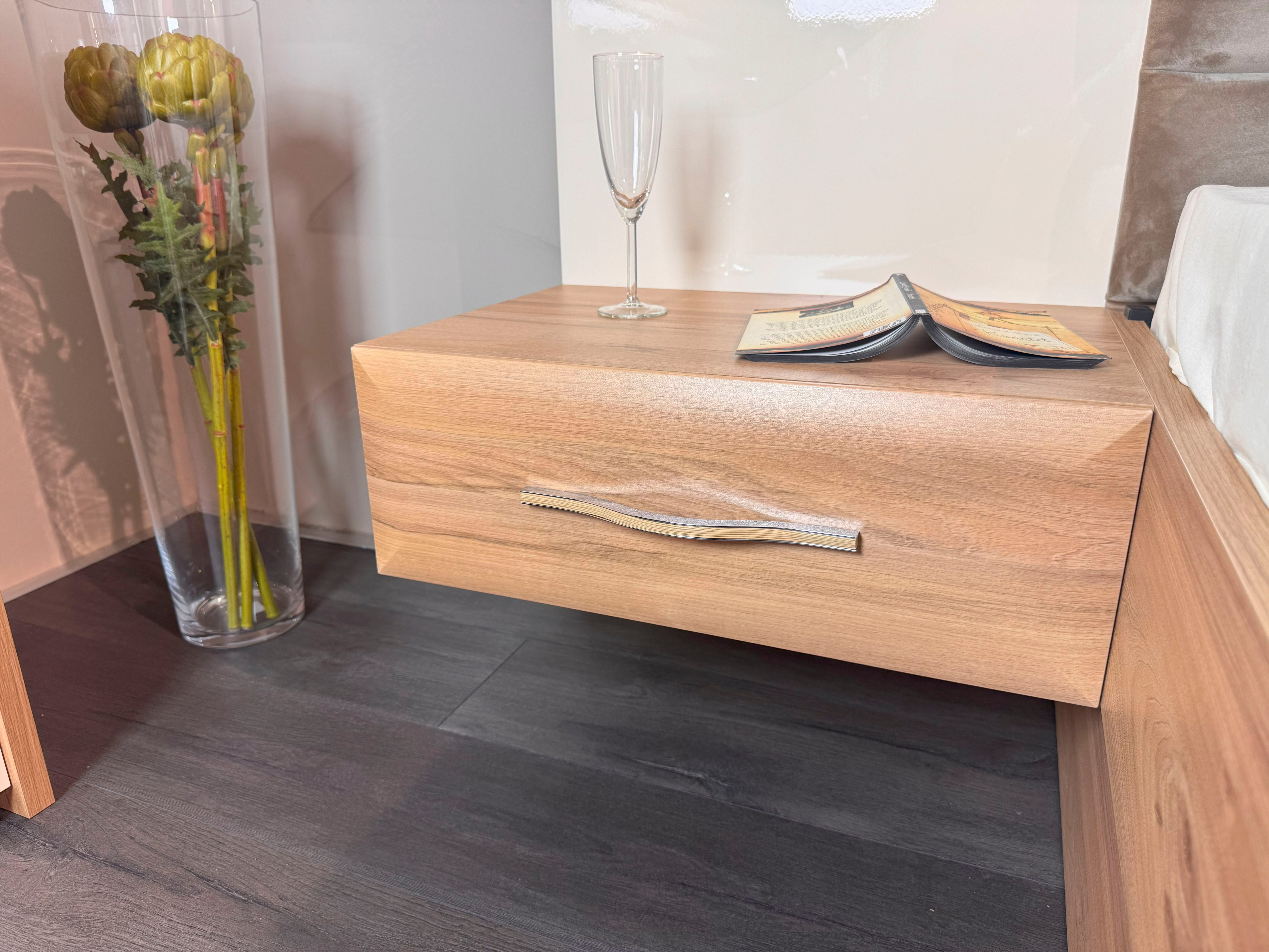 OTTO home Nachtkonsole Gala, beige hochglänzend UV lackiert und melaminbeschichtet, kratzfest (Schublade mit Soft-Close-Funktion, 56x47x100cm (BxTxH), mit Beleu – Bild 4 von 5