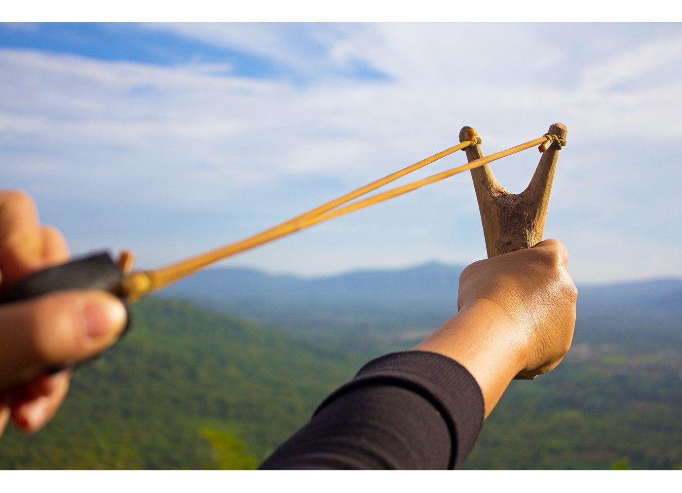 Jochen Schweizer Erlebnisgutschein Steinschleuder-Parcours für 2 Raum Leipzig, So bezwingt David jeden Goliath.