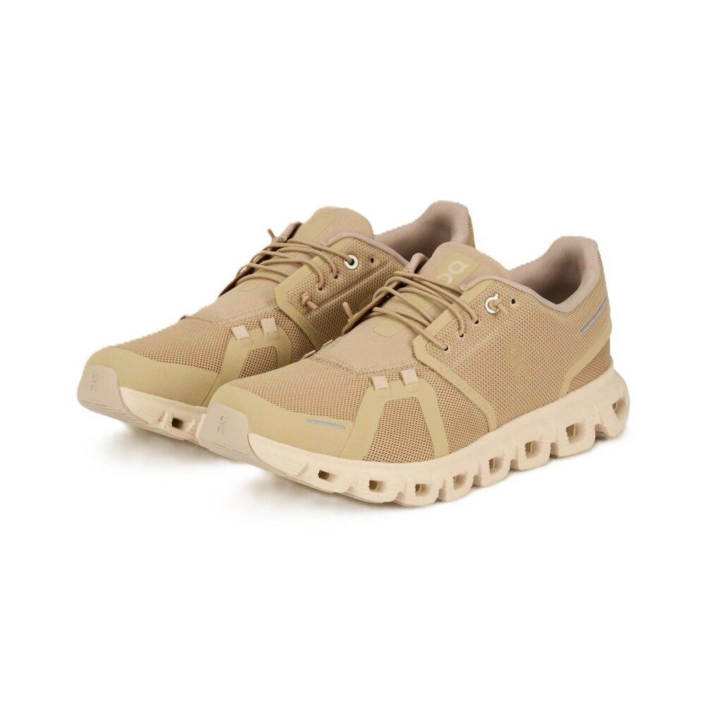 on ON - CLOUD 6 - Beige Schnürschuh