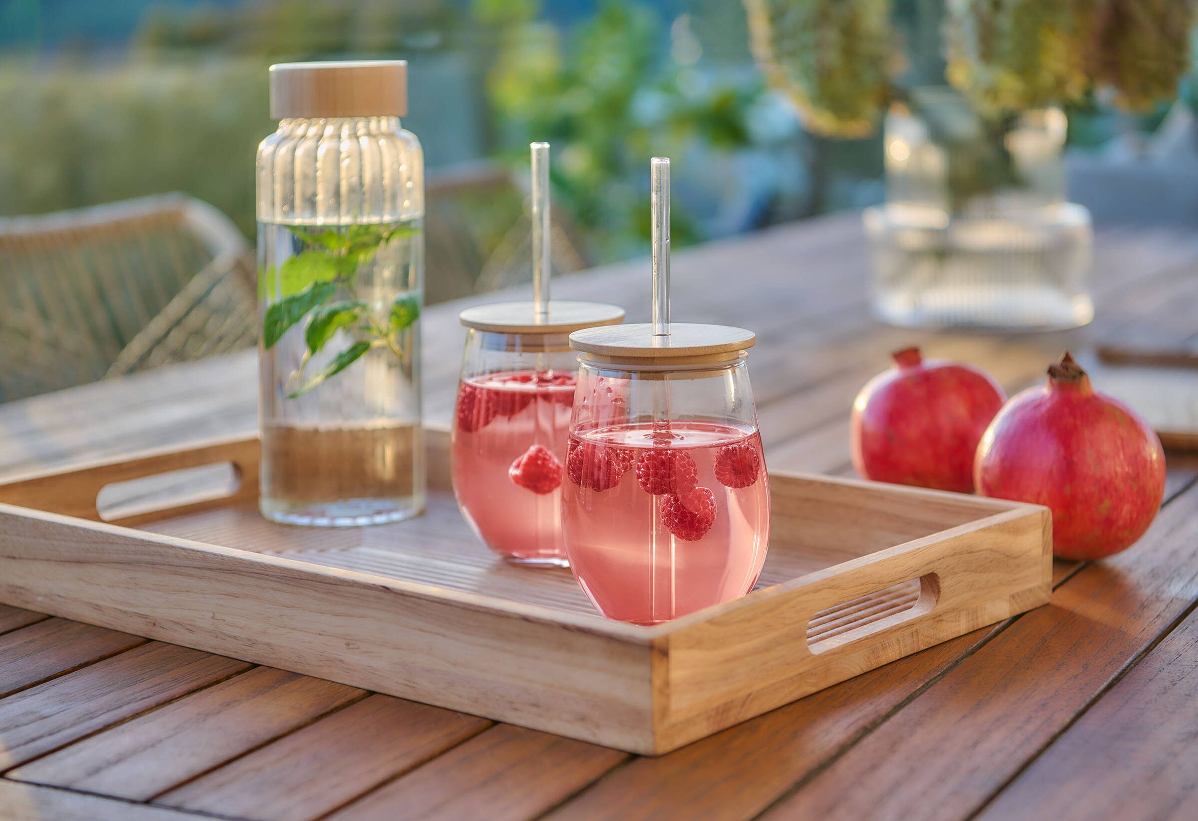 Zeller Present Glas Trinkglas mit Glasstrohhalm und dichtem Bambusdeckel, 500 ml, Glas