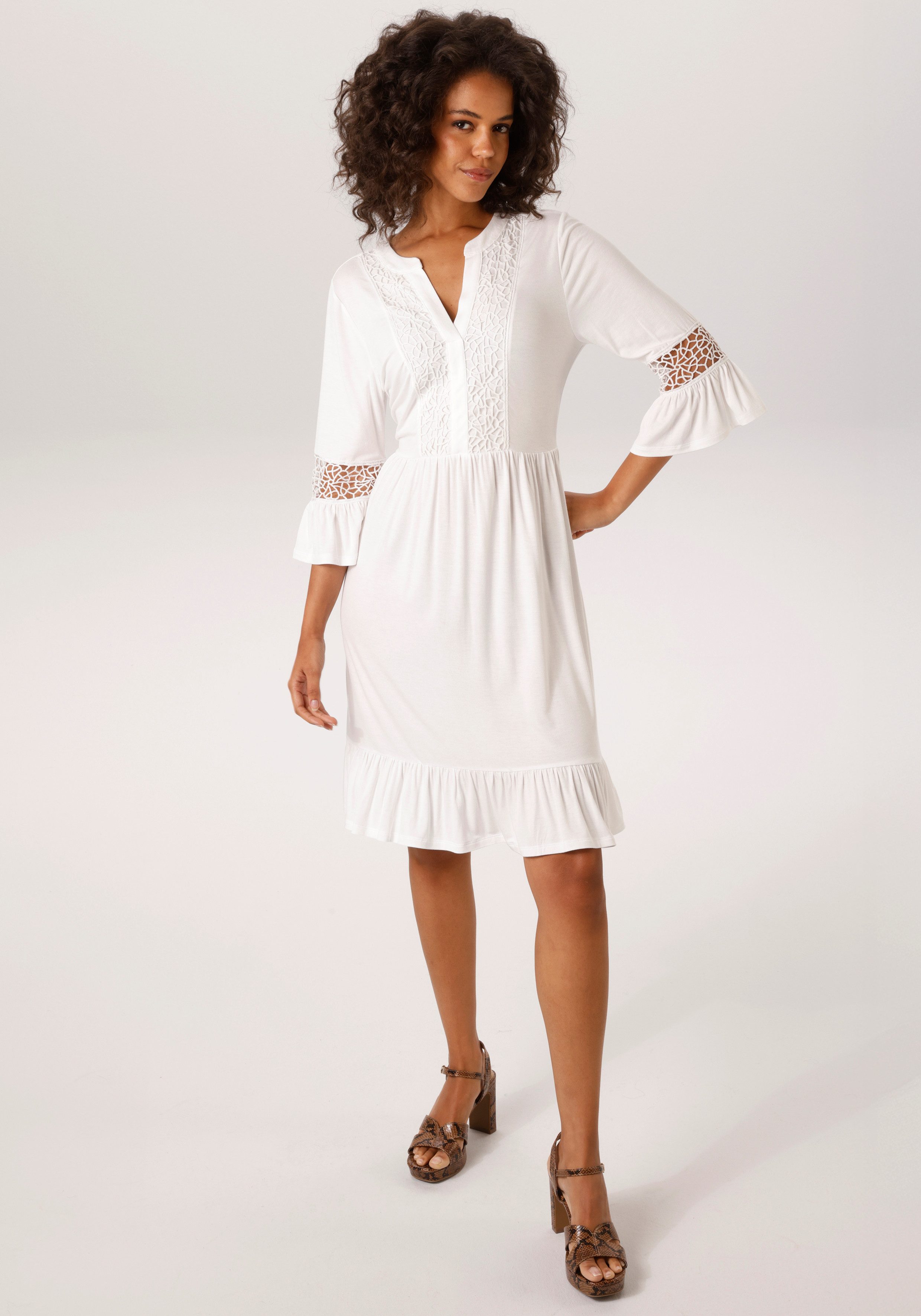 Aniston CASUAL Tunikakleid mit Häkelspitze vertiertes Vorderteil und Ärmel - NEUE KOLLEKTION. € 49,99, (€ 49,99 pro 1 Stk).