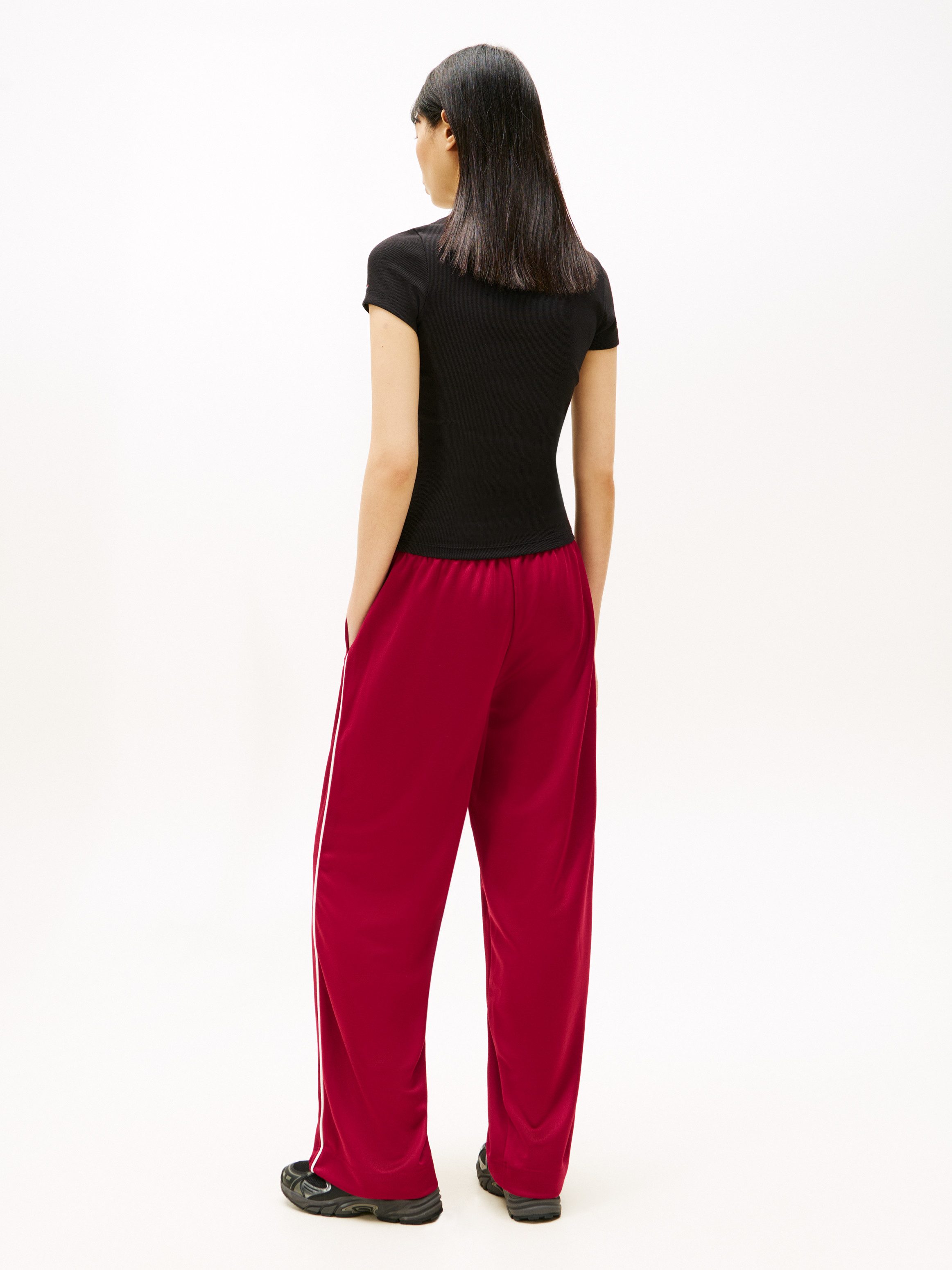 Tommy Jeans Kurzarmshirt TJW SLIM ESS LOGO 1 RIB TEE EXT in gerippter Struktur