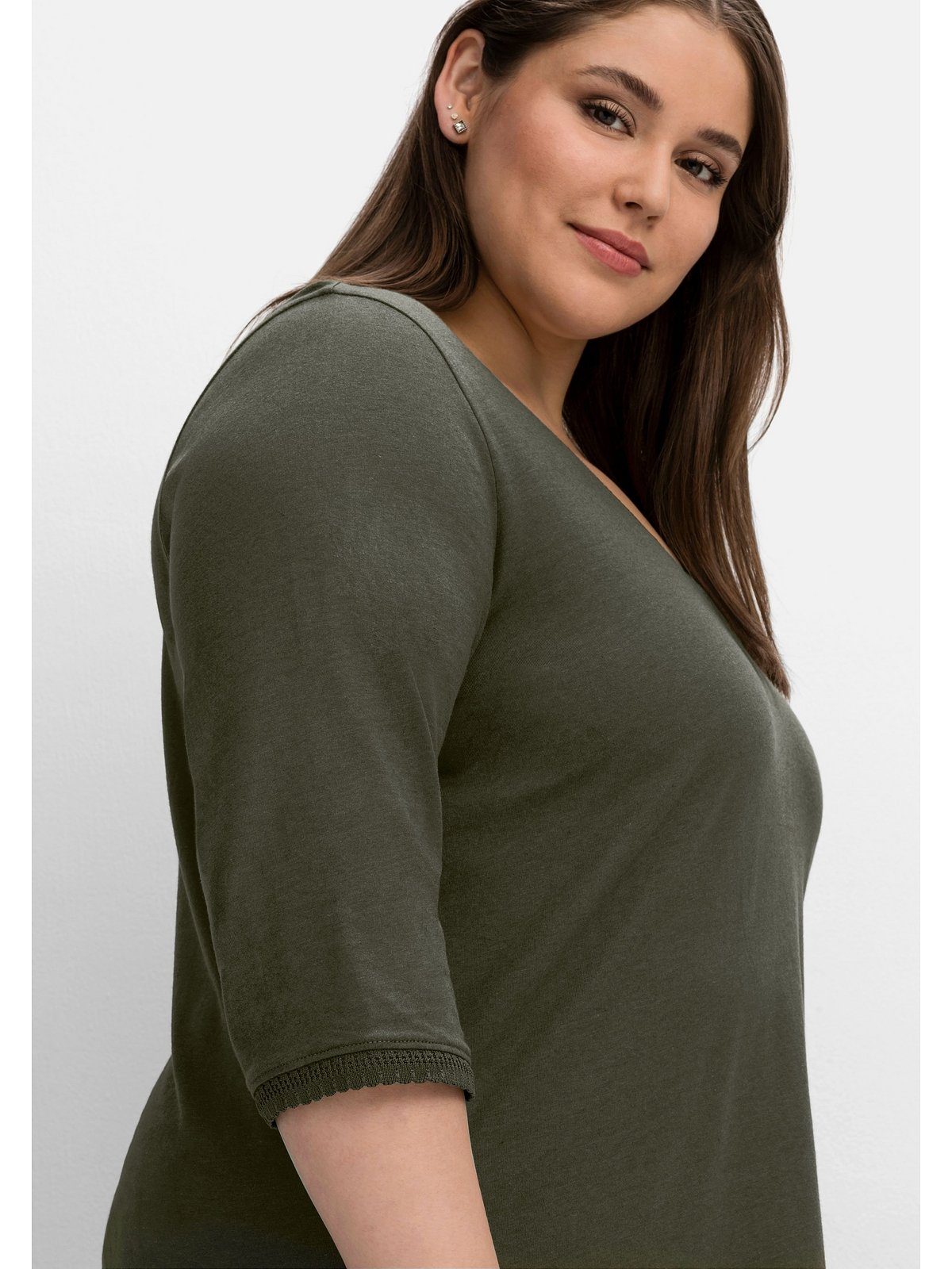 Sheego 3/4-Arm-Shirt Große Größen mit Bogenkante, leichter dunkeloliv in A-Linie