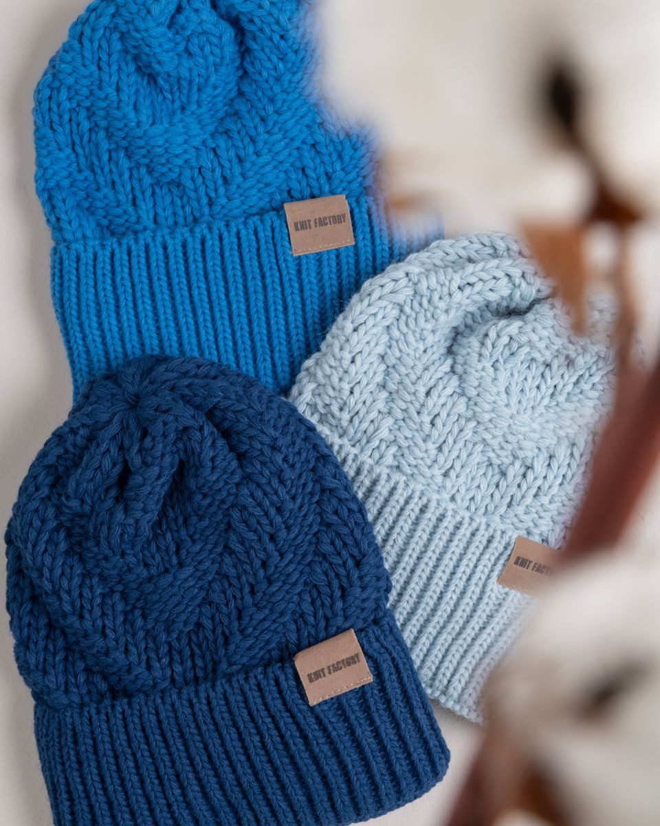 Knit Factory Strickmütze Sally Mütze Bright Red (1-St) Mütze Strickmütze Wollmütze unifarbend