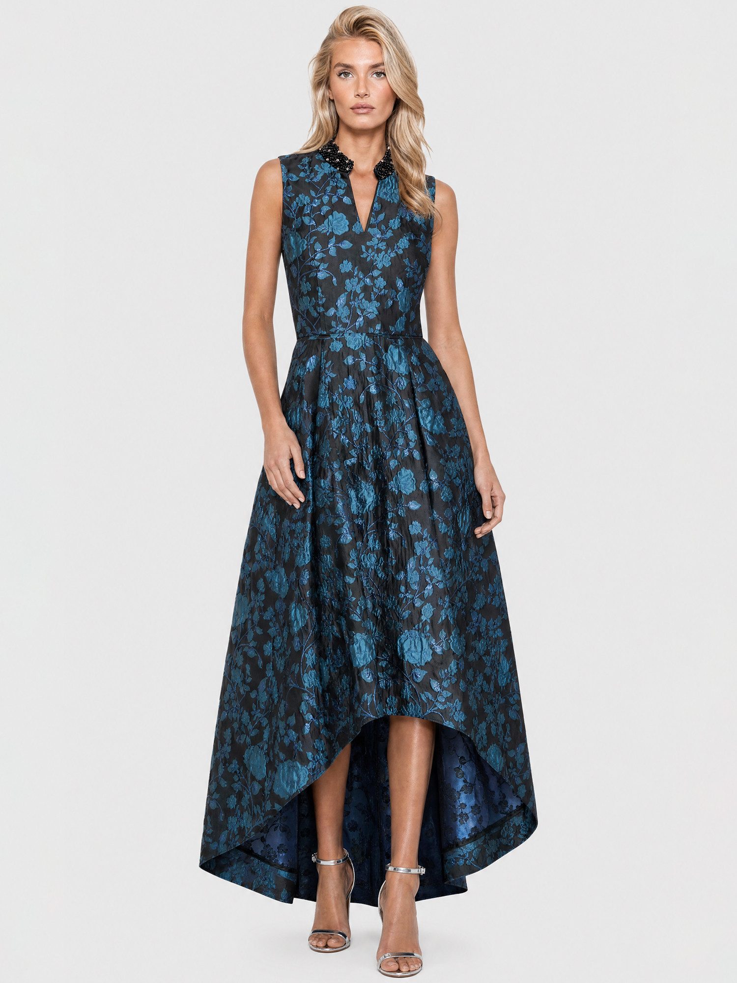 Apart Abendkleid mit Blüten- und Blättermuster