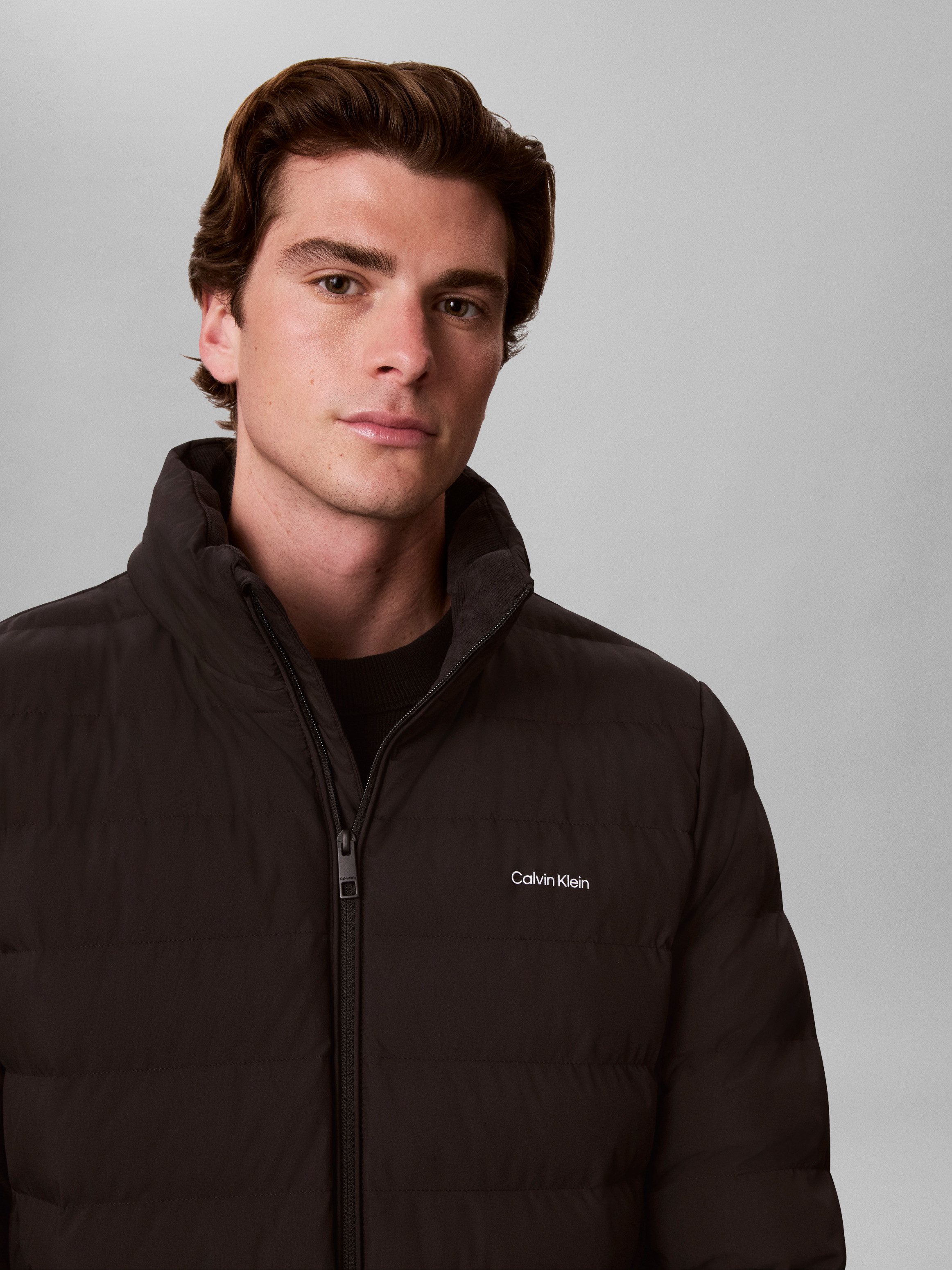 Calvin Klein Jeans Steppjacke NYLON HOODED PUFFER Regular fit mit Kapuze – Bild 4 von 5