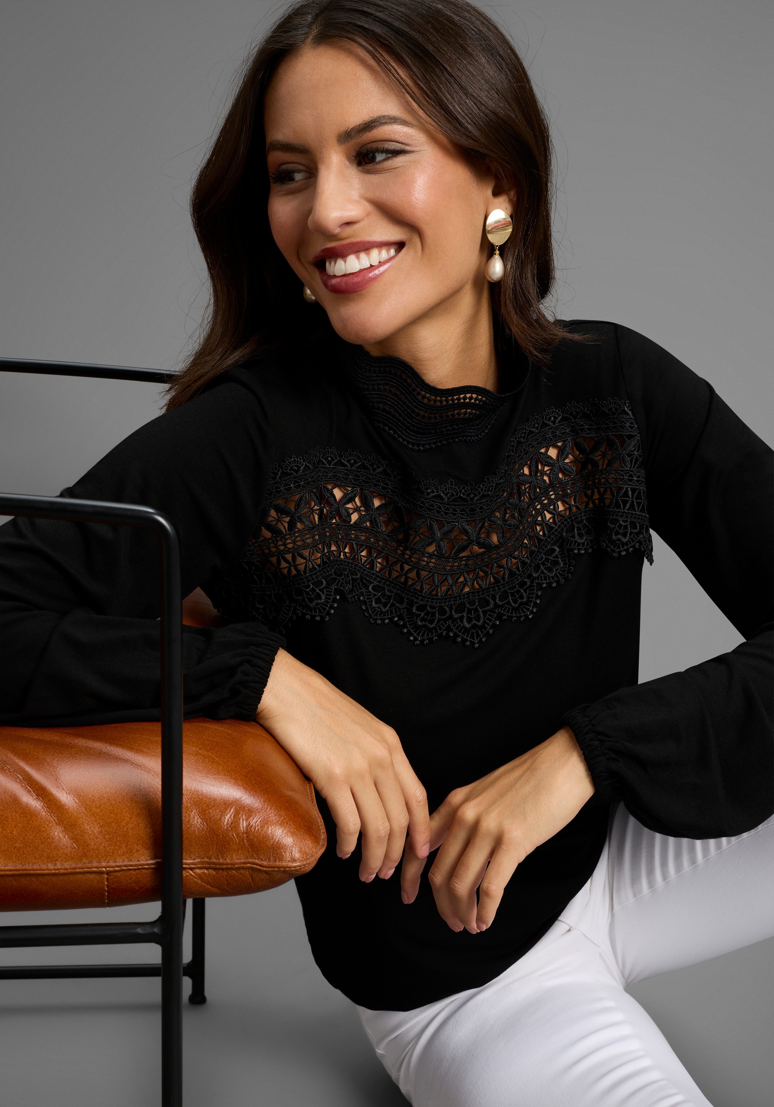 Laura Scott Longsleeve figurumspielend, mit Spitze - NEUE KOLLEKTION