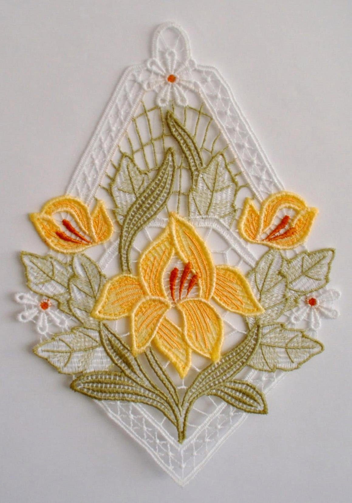 Stickereien Plauen Fensterbild Lilienzeit