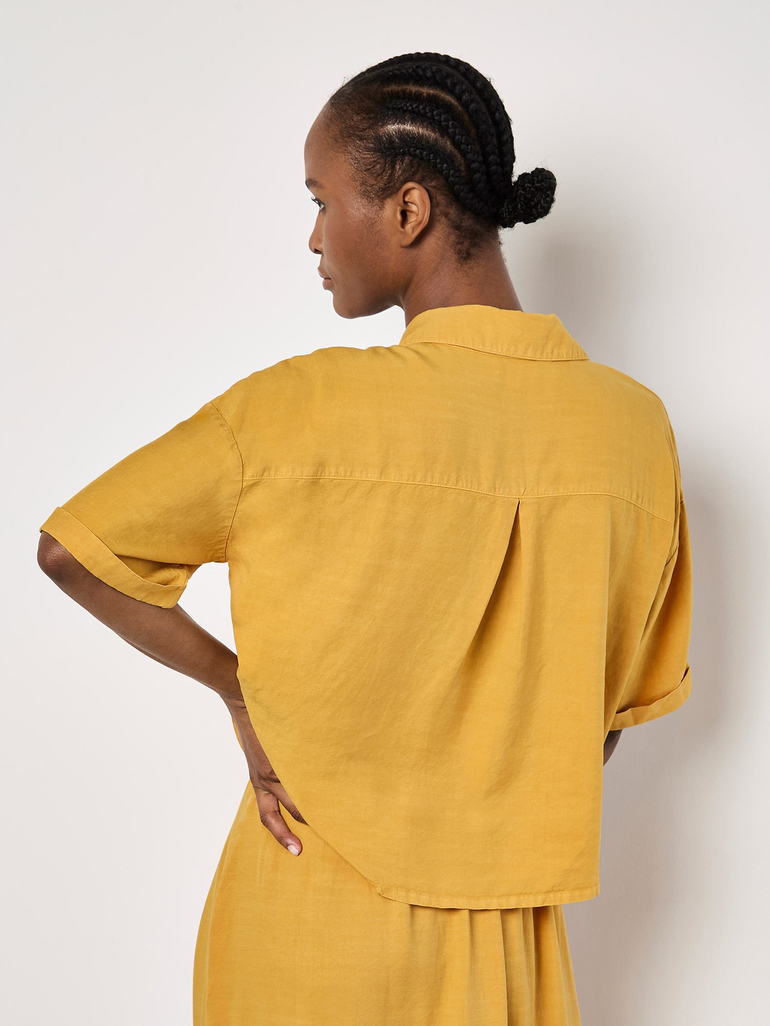 Apricot Hemdbluse Gekürztes Hemd mit offenem Kragen