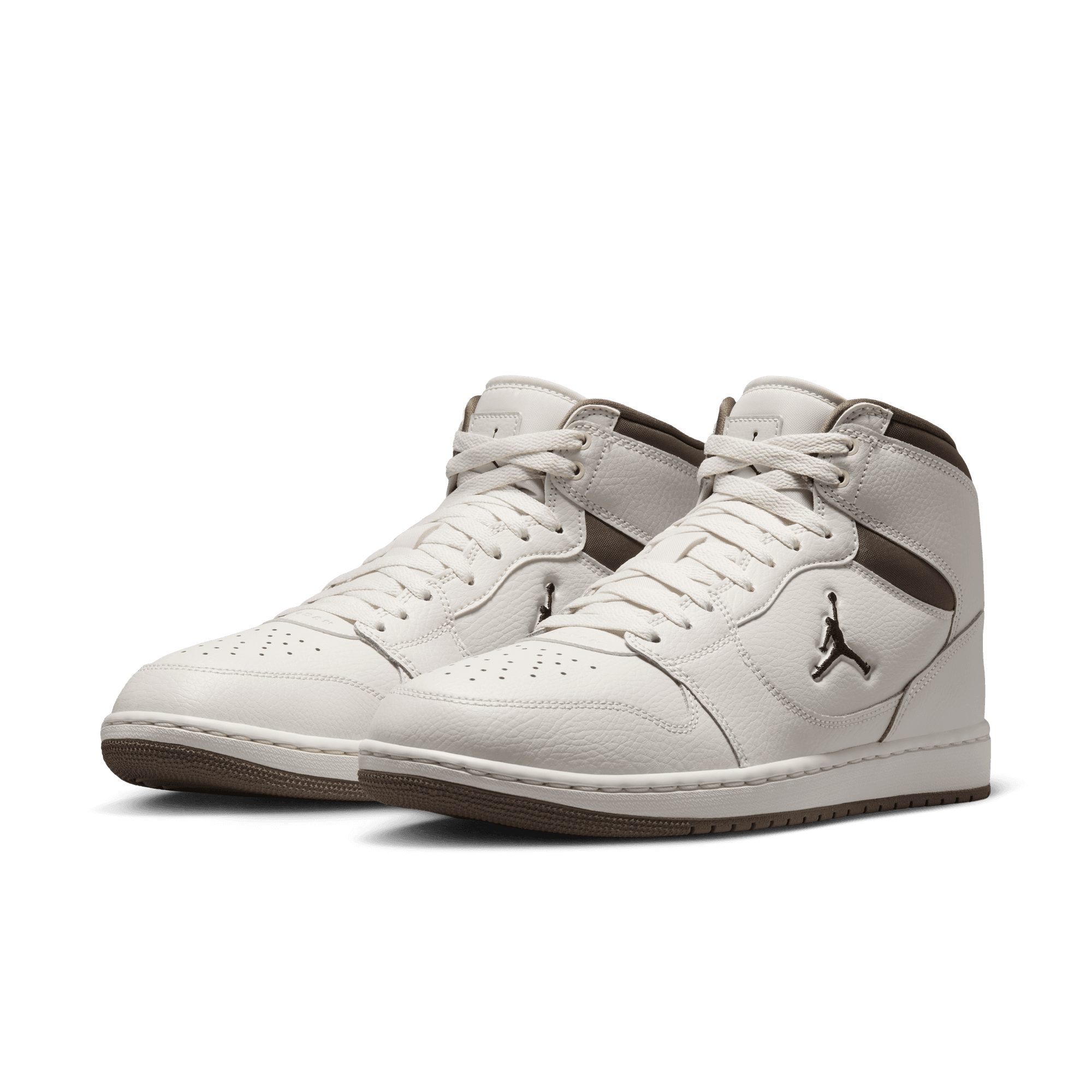 Jordan Jordan Court Connect Mid Sneaker inspiriert vom Look des Air Jordan 1