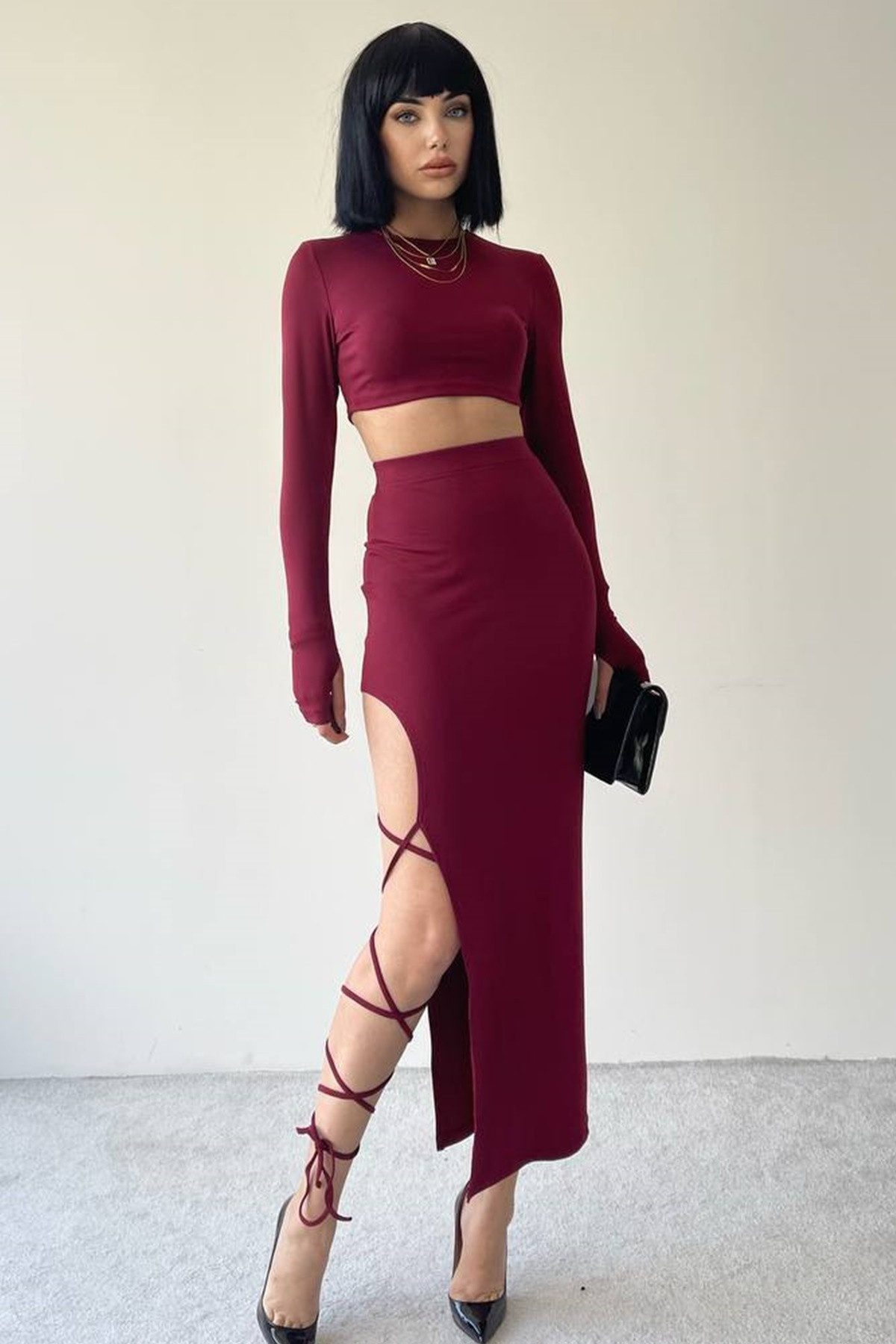 Blusentop Zweiteiliges Set aus kurzem Midirock mit Schlitz und Spitzendetails