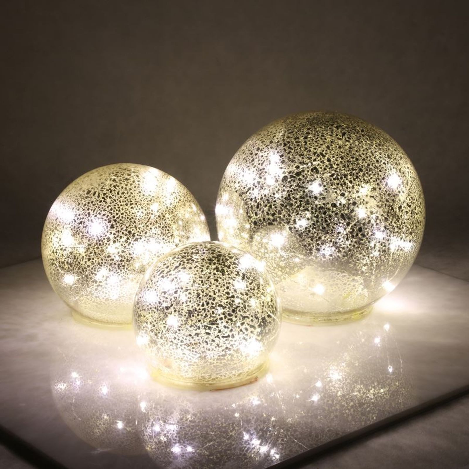 BURI LED Dekolicht 3er-Set LED Crackleglas-Kugelleuchten Tischlampe Dekolicht Tischdeko F. € 41,99, (€ 41,99 pro 1 Stk).