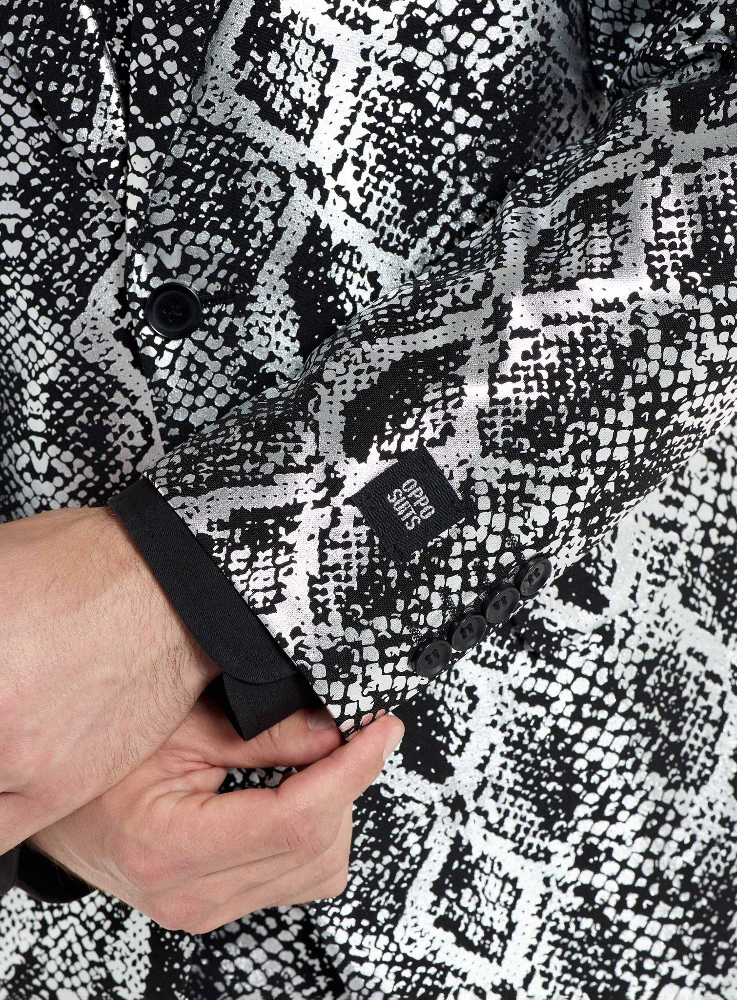 Opposuits Partyanzug Silver Snakes Anzug, Cobrastyle: ein Anzug aus glänzend silberner Schlangenhaut