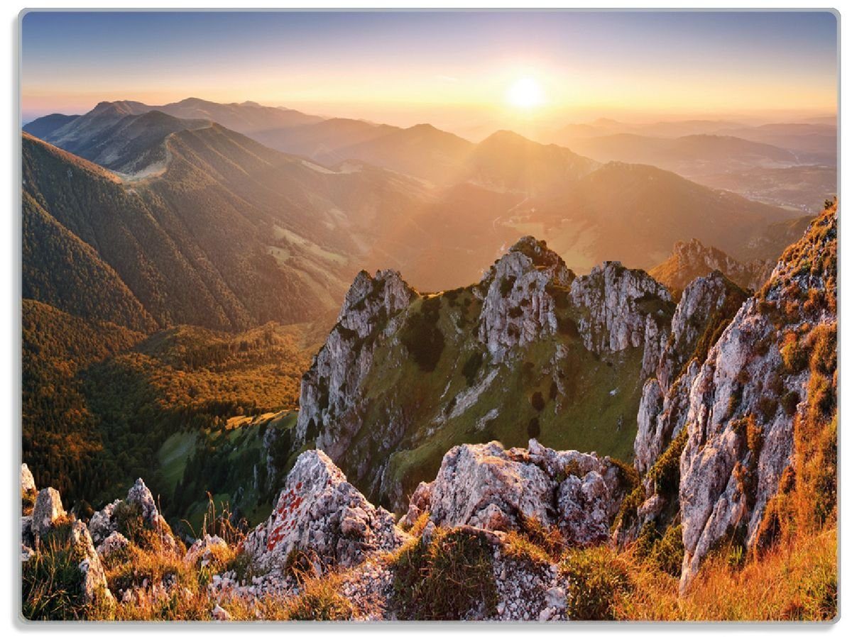 Wallario Schneidebrett Berglandschaft mit Sonnenuntergang in der Slowakei, ESG-Sicherheitsglas, (inkl. rutschfester Gummifüße 4mm, 1-St), 30x40cm