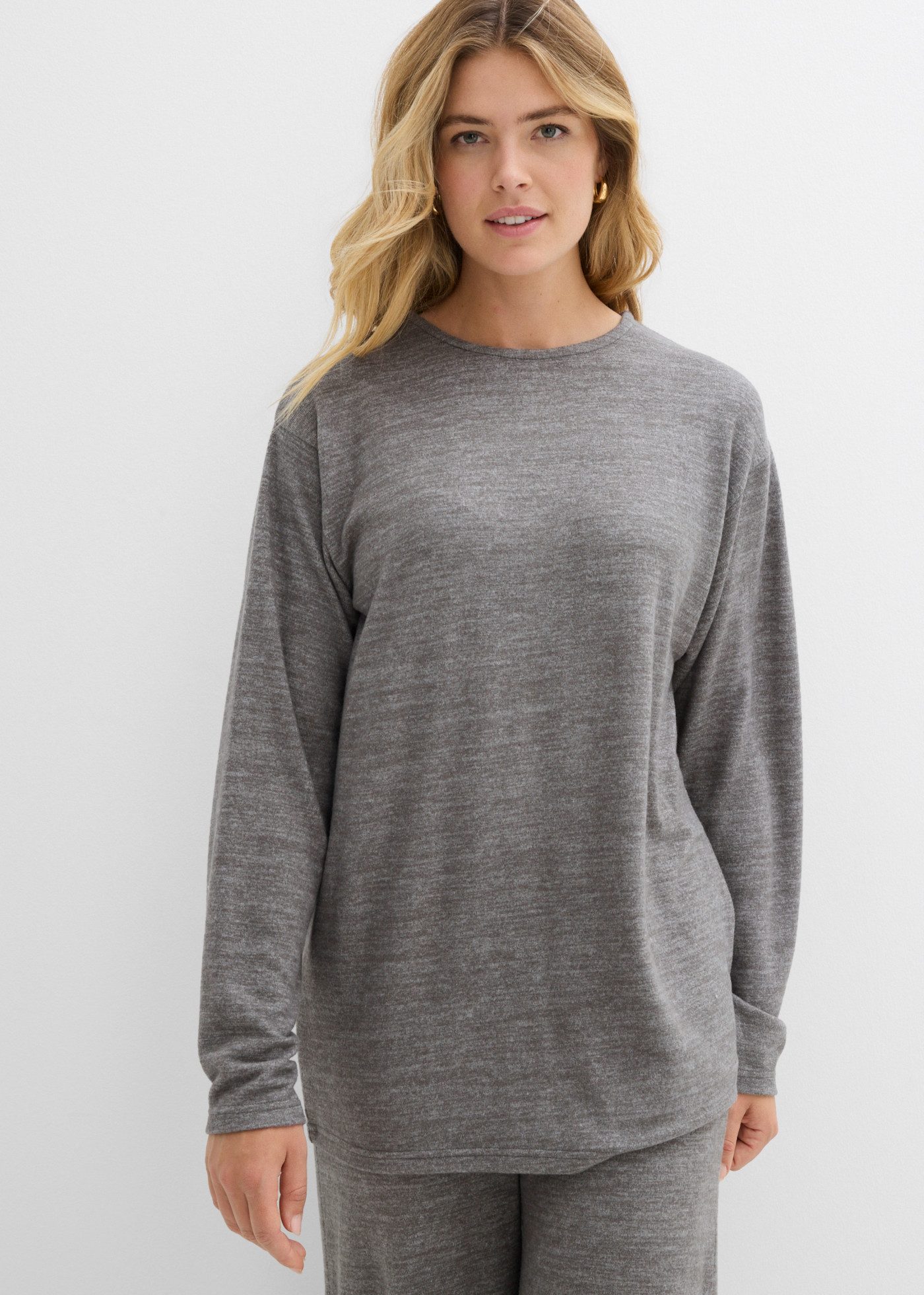 bonprix Longsweatshirt mit hüftbedeckender Länge, Oversize-Passform