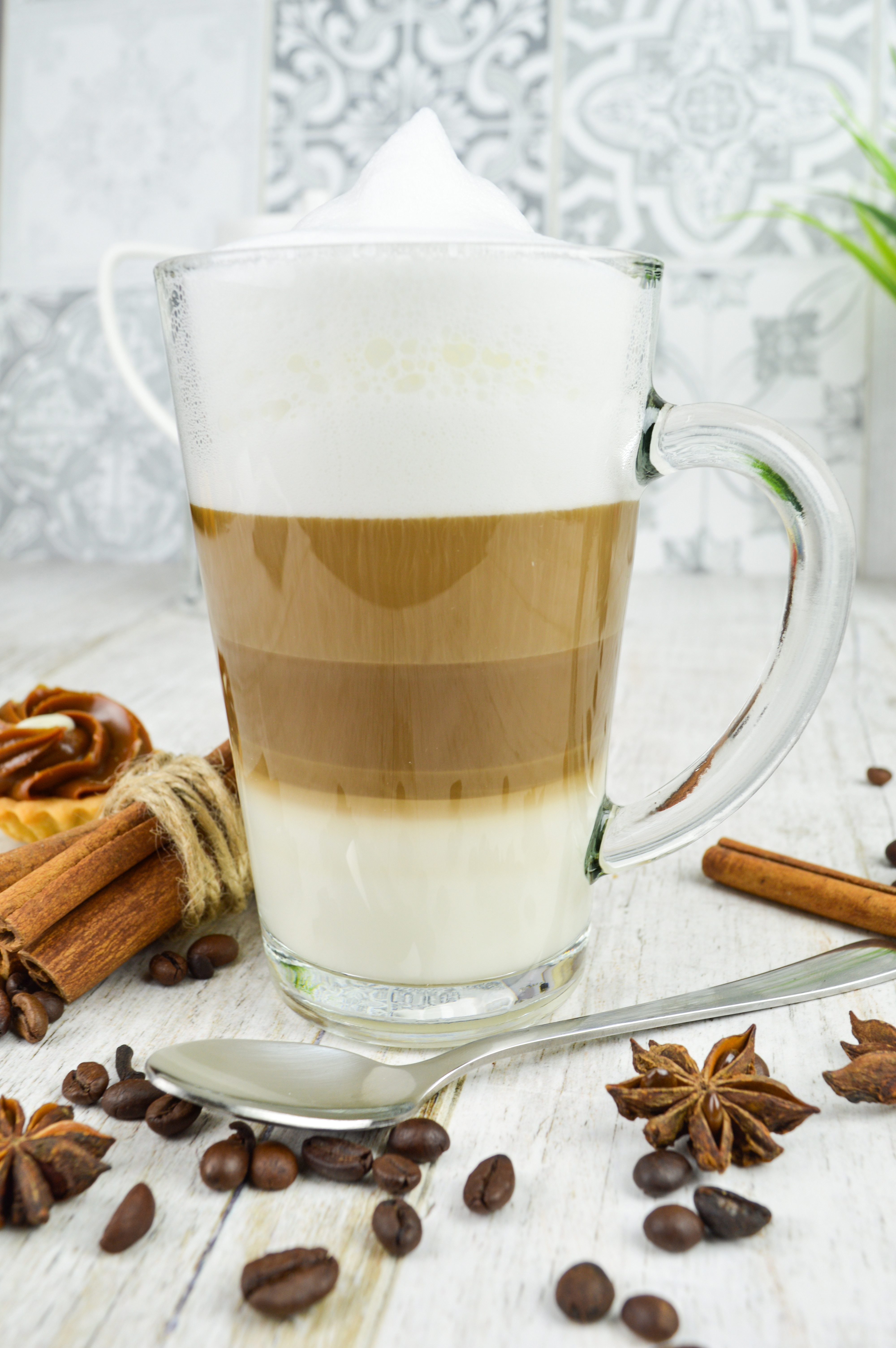 Sendez Latte-Macchiato-Glas 6 Latte Macchiato Gläser 300 ml + 6 Edelstahl-Löffel GRATIS, 12-tlg., Glas