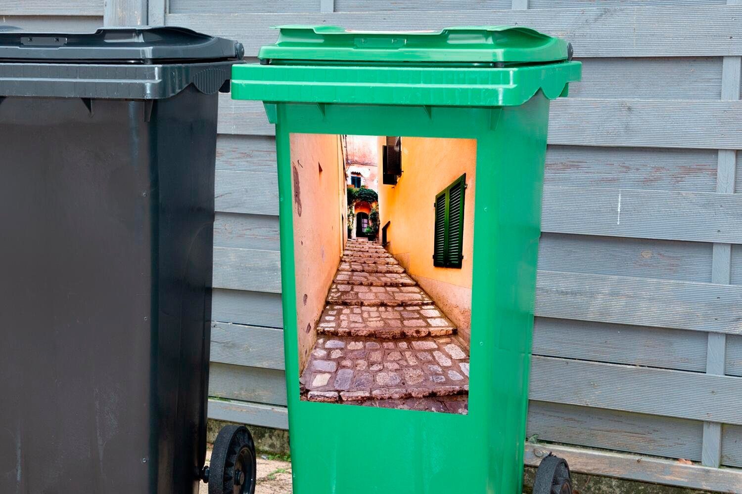 Wandsticker Mülltonne, Elba (1 in Rio Eine Sticker, St), auf Mülleimer-aufkleber, MuchoWow Gasse nell'Elba Container, enge Abfalbehälter