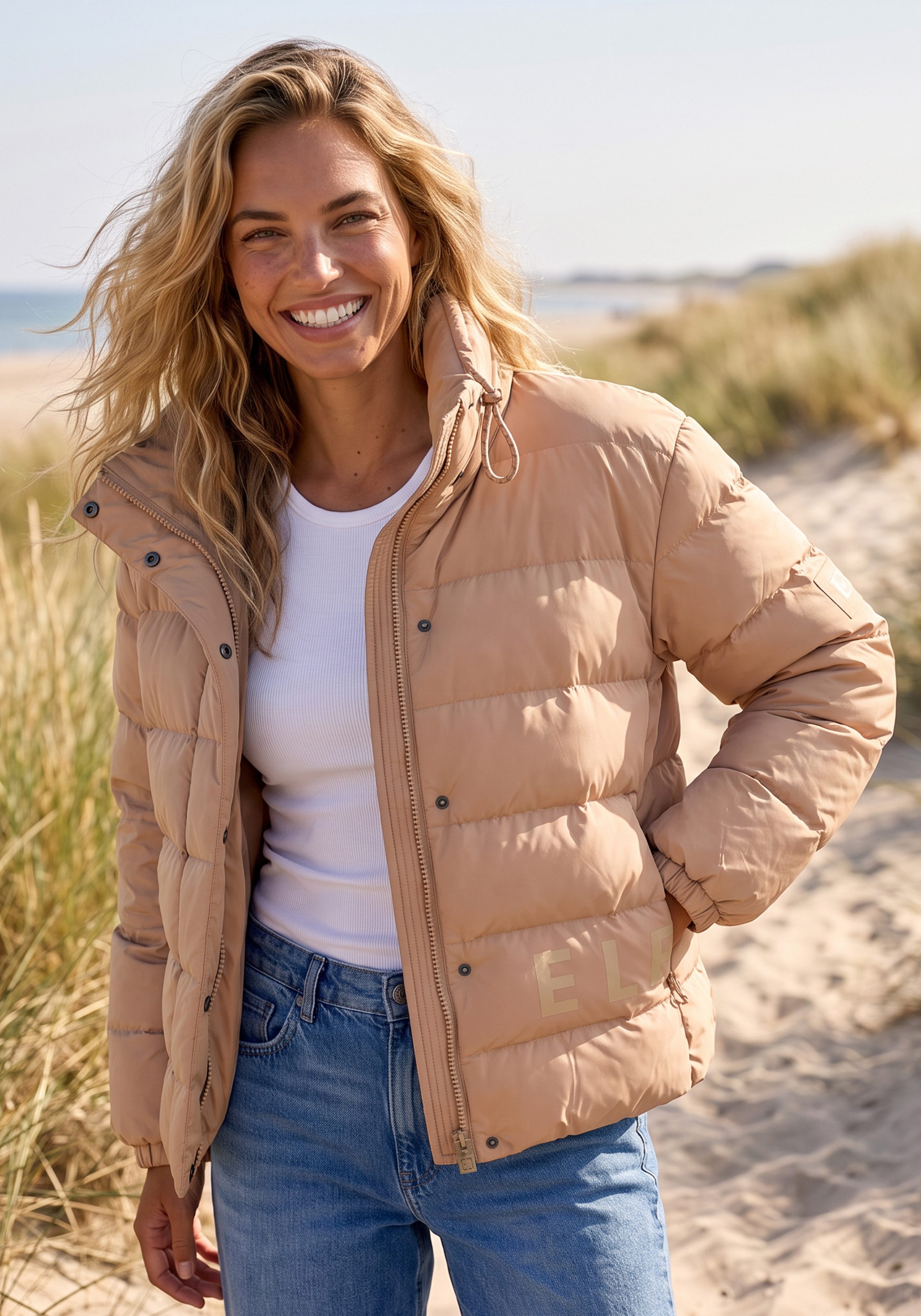 Elbsand Steppjacke mit großem Letter-Print
