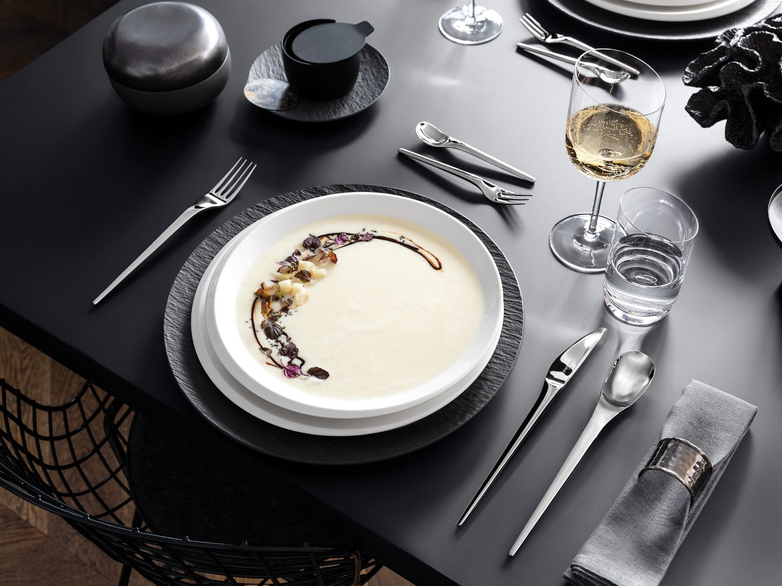 Villeroy & Boch Schale NewMoon Schale flach 25 cm, Premium Porcelain, (Schüsseln & Schalen)