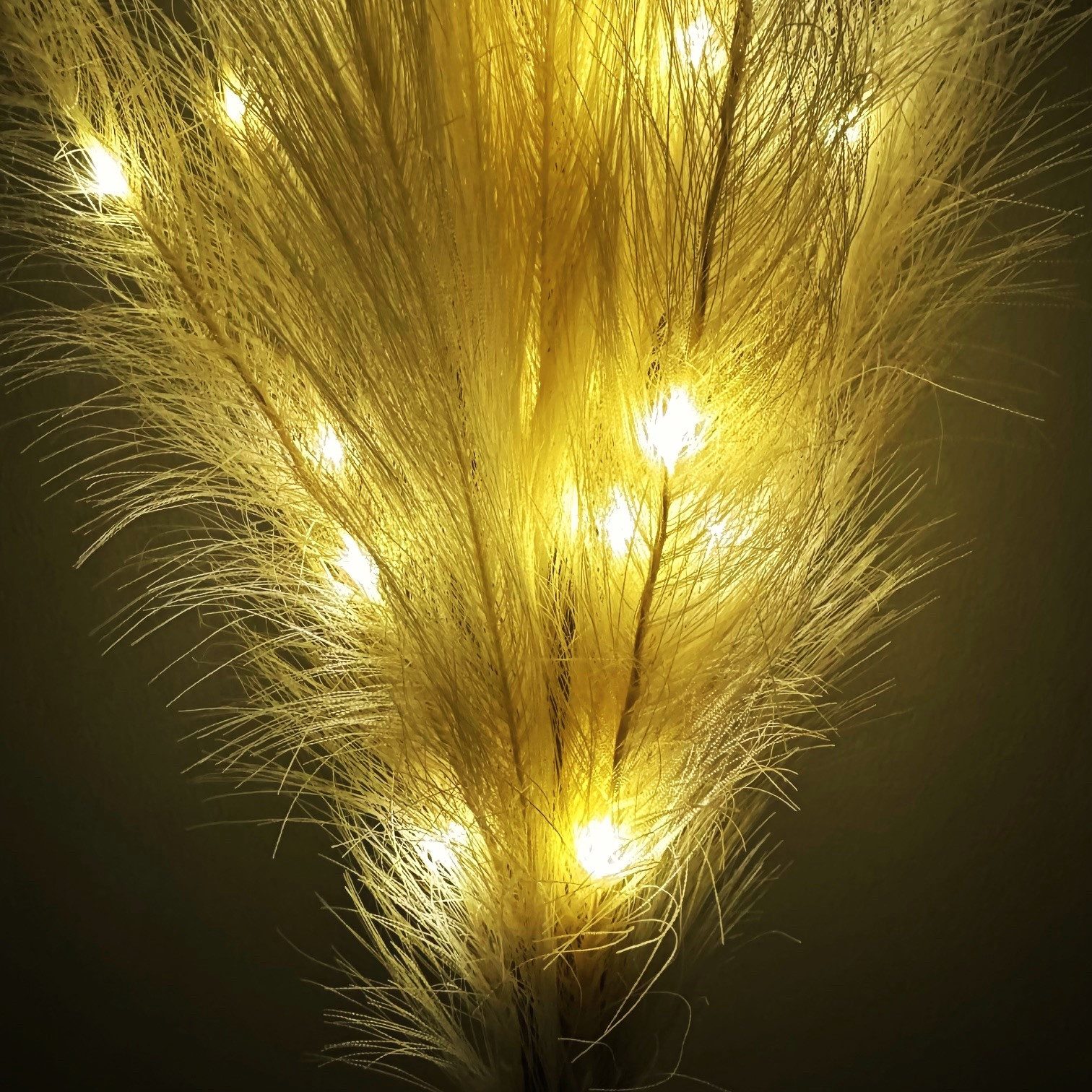Kunstpflanze künstliches Pampasgras mit LED-Beleuchtung, Timer - 80 bis 115 cm groß - Kunstgräser, Online-Fuchs, Dekoration für Frühling, Sommer, Herbst & Winte – Bild 3 von 4