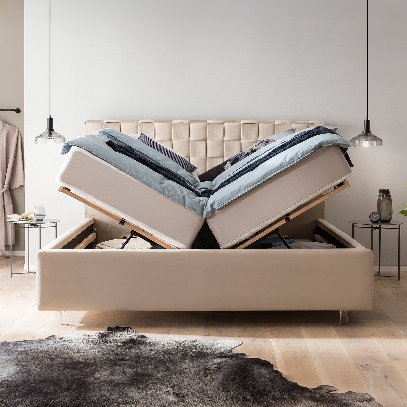 BettCo Stauraumbett Polsterbett mit Bettkasten Barcelo (in Creme Velours, 140 x 200 cm), mit Lattenrost, Acryl-Füße