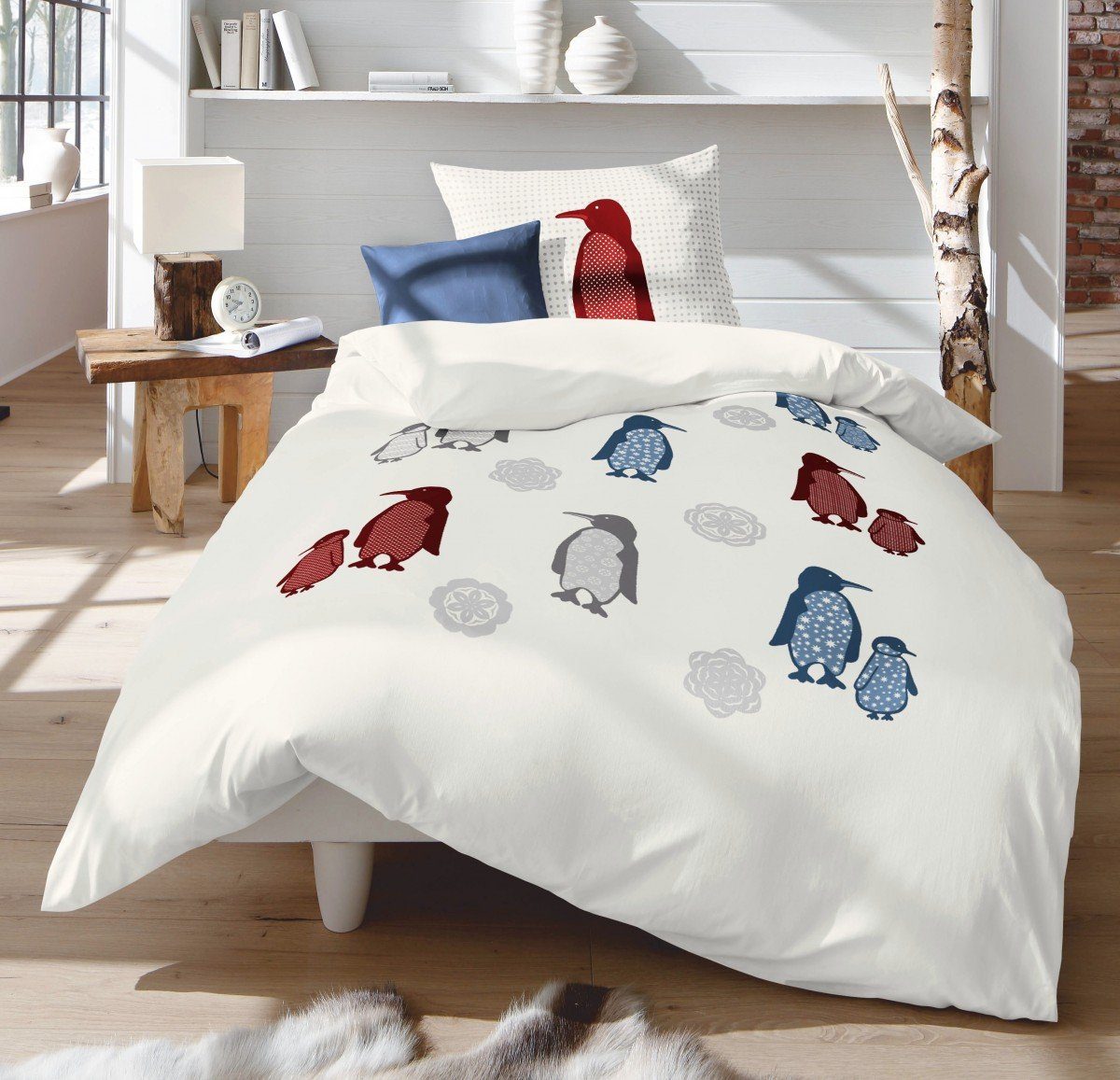 Bettwäsche »Fleuresse Feinbiber Bettwäsche 135x200cm 2 tlg. Pinguin Rot Blau Grau«, fleuresse