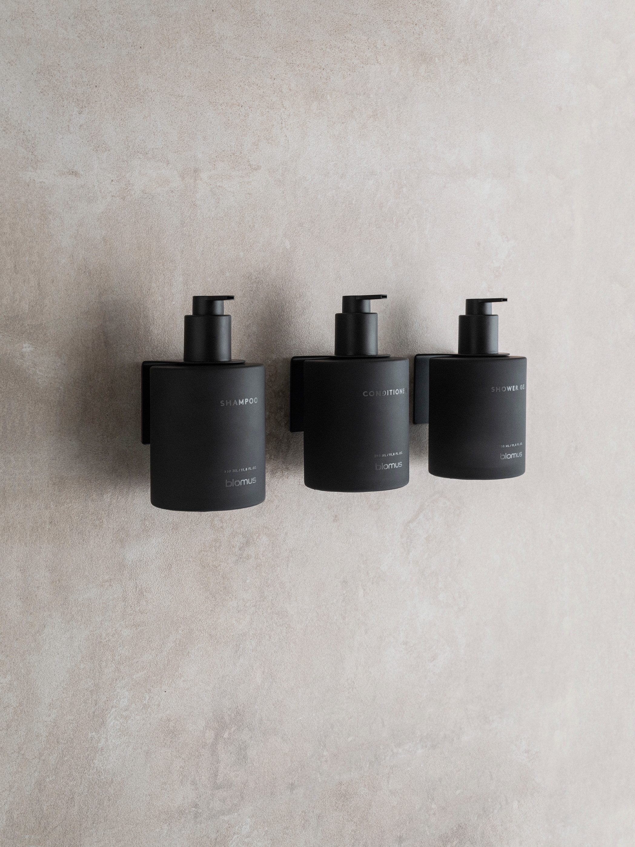 blomus Seifenspender Shower Gel -KIREI- Glasflasche, Duschgelflasche: Organizer aus Glas, Stilvolle Glasflasche, Nachhaltig, inkl. Wandhalterung – Bild 4 von 4