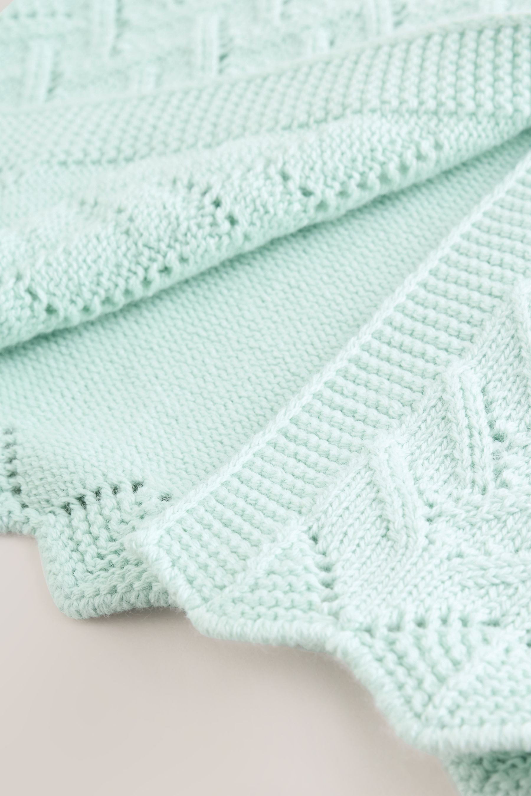 Next Strickjacke Strickjacke mit Lochmuster für Babys (1-tlg)