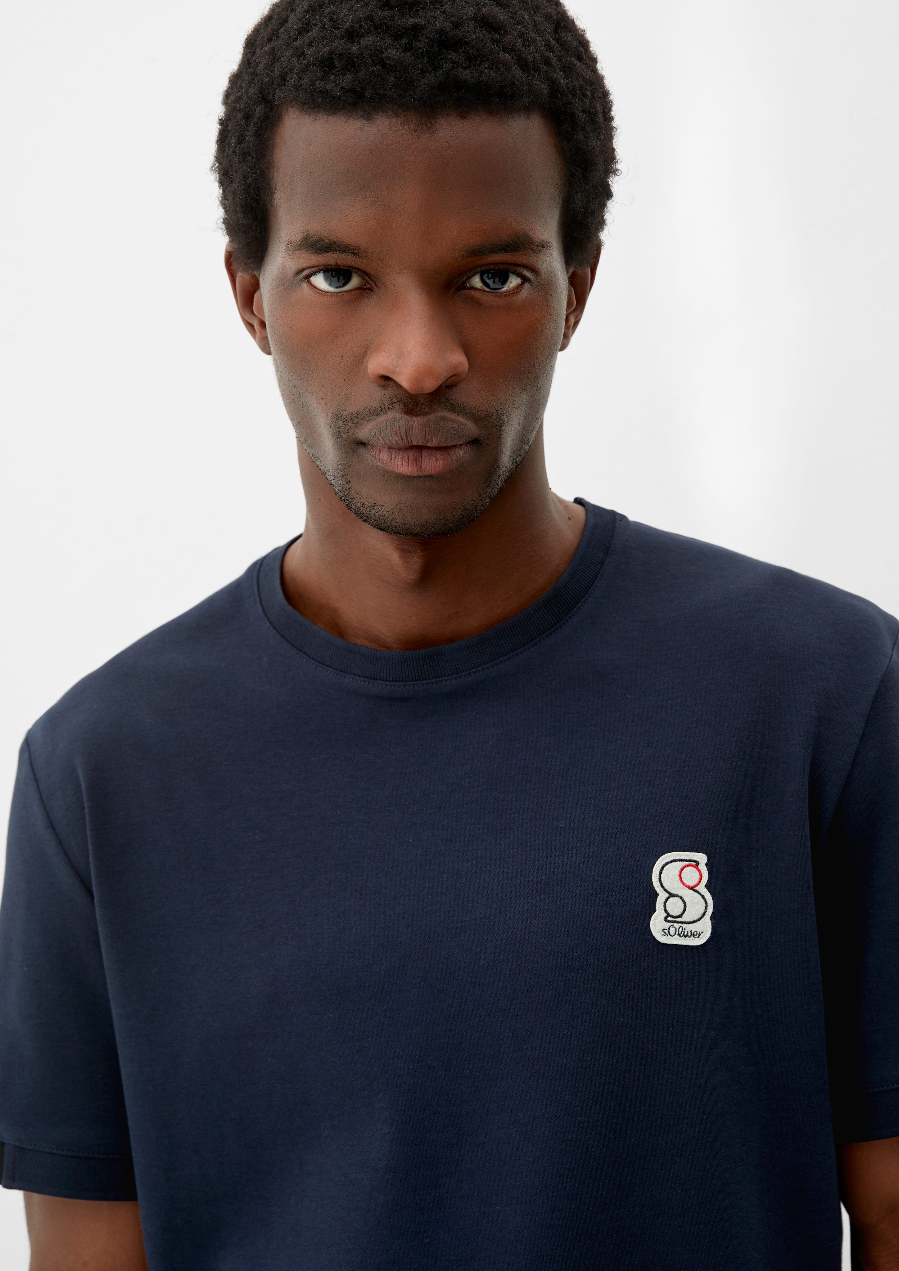Labelpatch s.Oliver T-Shirt Kontrast-Details Kurzarmshirt Label-Patch, navy mit