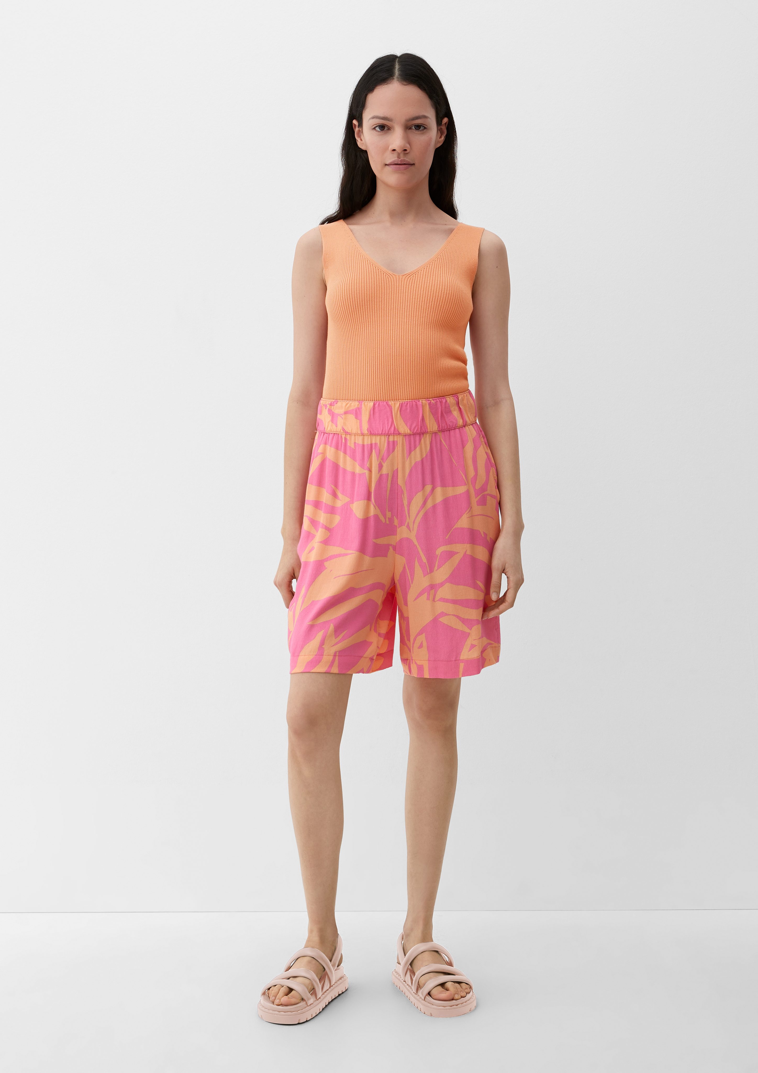 s.Oliver Shorts Loose: Shorts aus Viskose pink