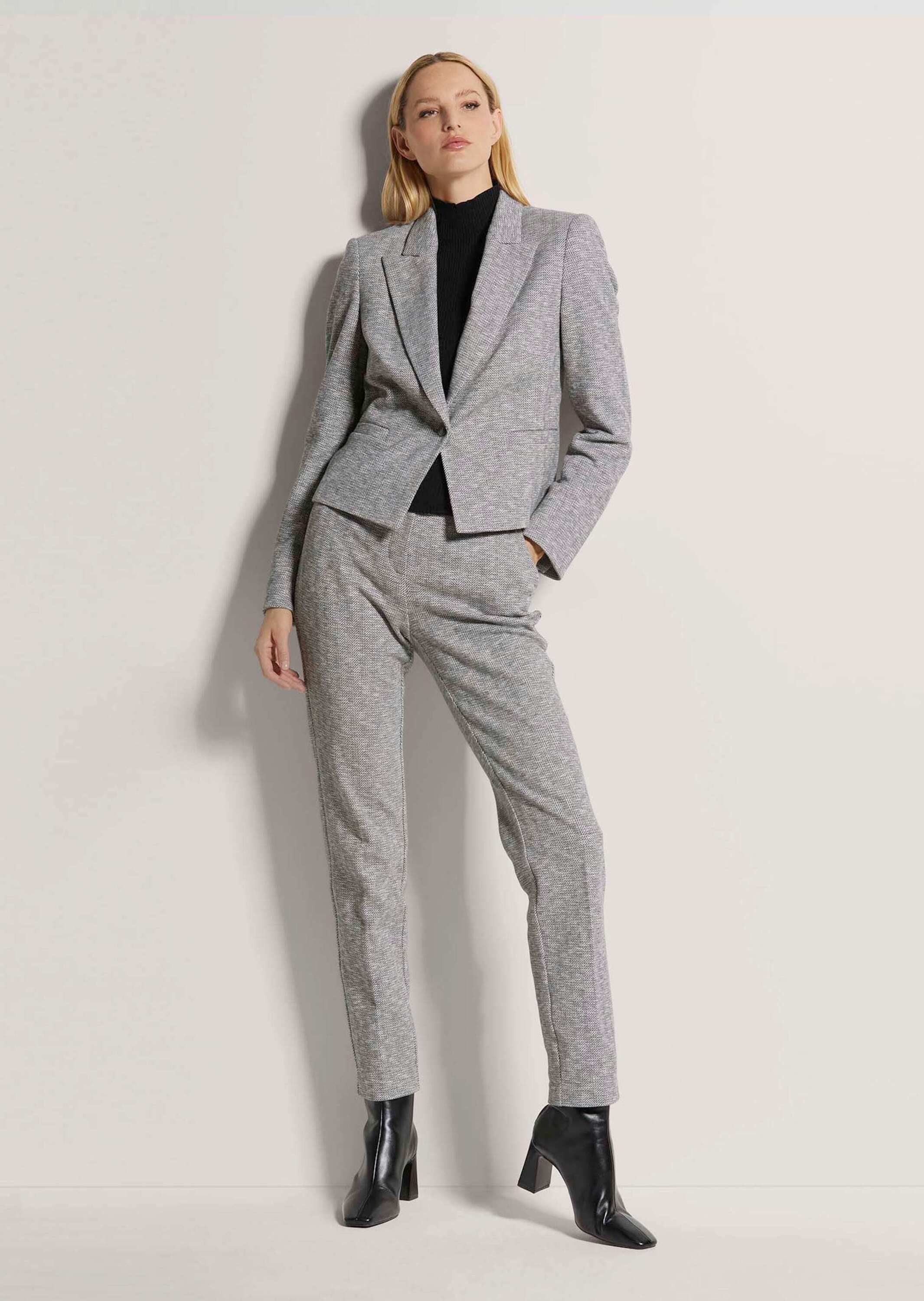 MADELEINE Kurzblazer Modischer Jersey-Blazer in Boxy-Form Unifarbenes Design mit klassischem Revers und Knopfverschluss