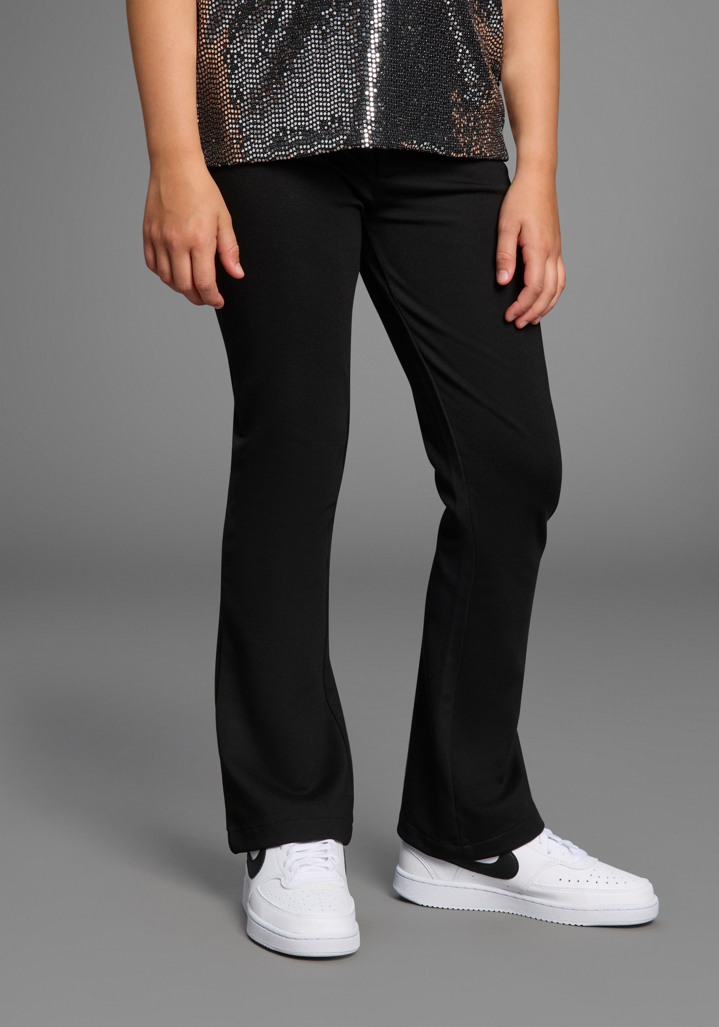 Bruno Banani Bootcuthose Schlaghose, trendige Stretchhose Für TEENS. Bootcut-Hose